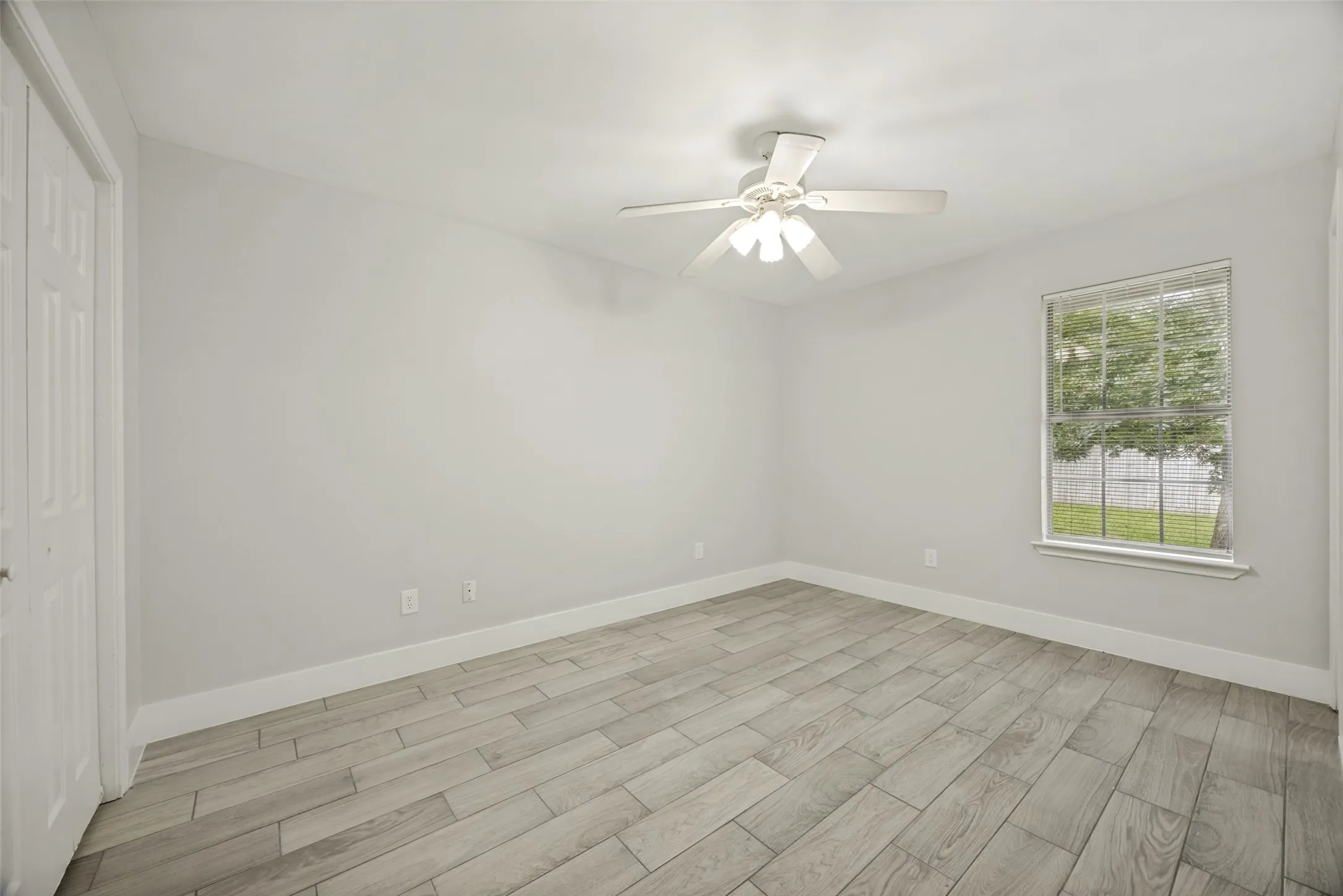 Single Family Residence For Sale in Hunt County , 1009 Enlow Circle, Commerce, Texas 75428, 3 Bedroom, 2 Bathroom, 1 Garage spaces, 1,285 Sqft, built in 1999, mls#21376050, Real Estate Agent in Commerce, Homes For Sale in Hunt county, Homes For Sale in Commerce, Realtor in Commerce Texas, Real Estate Brokerage Independent Realty Texas, Luminita Cordes Realtor