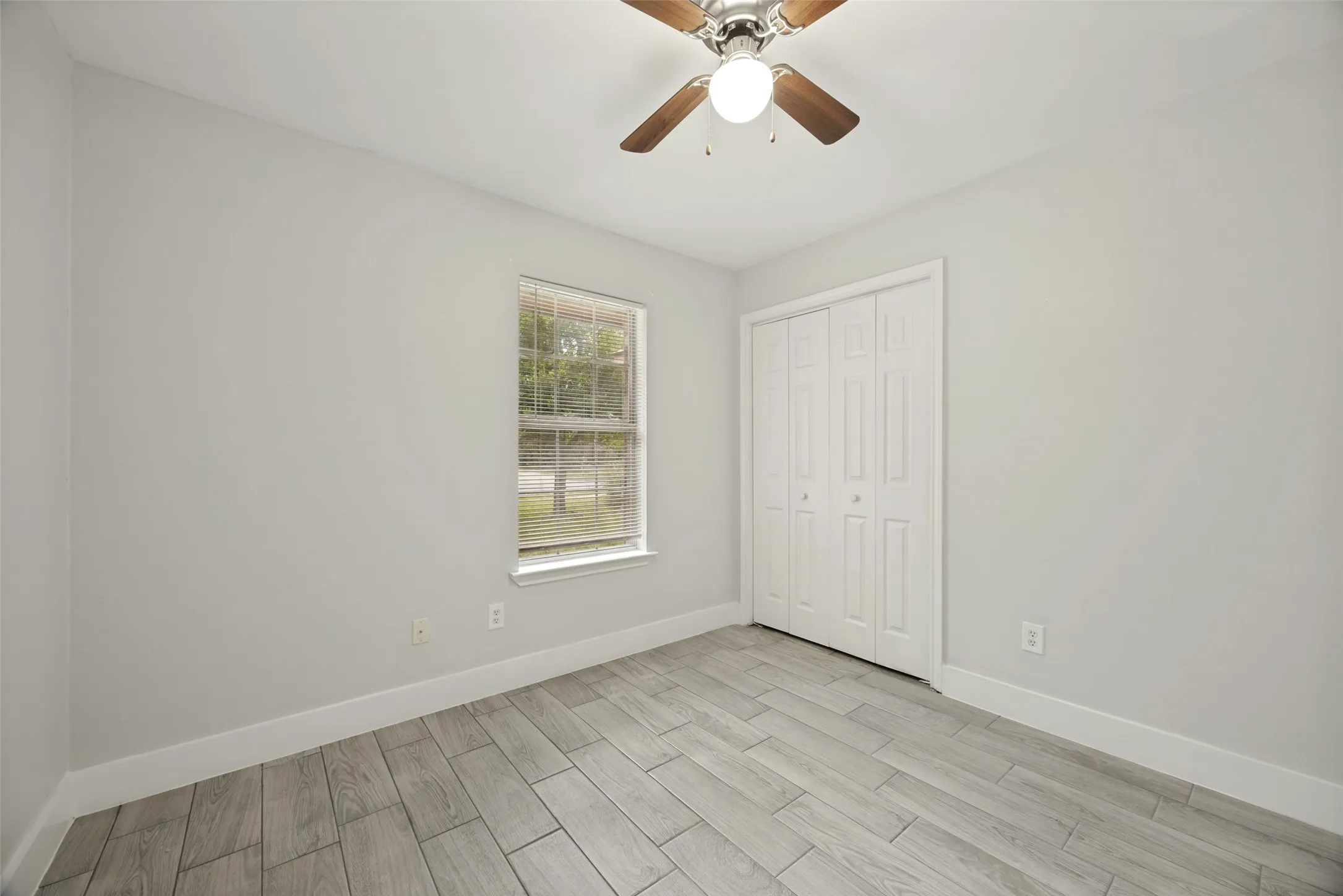 Single Family Residence For Sale in Hunt County , 1009 Enlow Circle, Commerce, Texas 75428, 3 Bedroom, 2 Bathroom, 1 Garage spaces, 1,285 Sqft, built in 1999, mls#21376050, Real Estate Agent in Commerce, Homes For Sale in Hunt county, Homes For Sale in Commerce, Realtor in Commerce Texas, Real Estate Brokerage Independent Realty Texas, Luminita Cordes Realtor