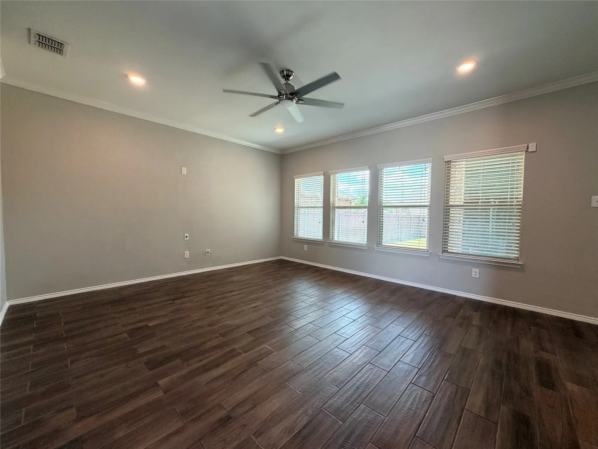Single Family Residence For Rent in Kaufman County , 4103 Portrush Drive, Heartland, Texas 75126, 4 Bedroom, 3 Bathroom, 2 Garage spaces, 2,760 Sqft, built in 2016, mls#21361578, Real Estate Agent in Heartland, Homes For Rent in Kaufman county, Homes For Rent in Heartland, Realtor in Heartland Texas, Real Estate Brokerage Independent Realty Texas, Luminita Cordes Realtor