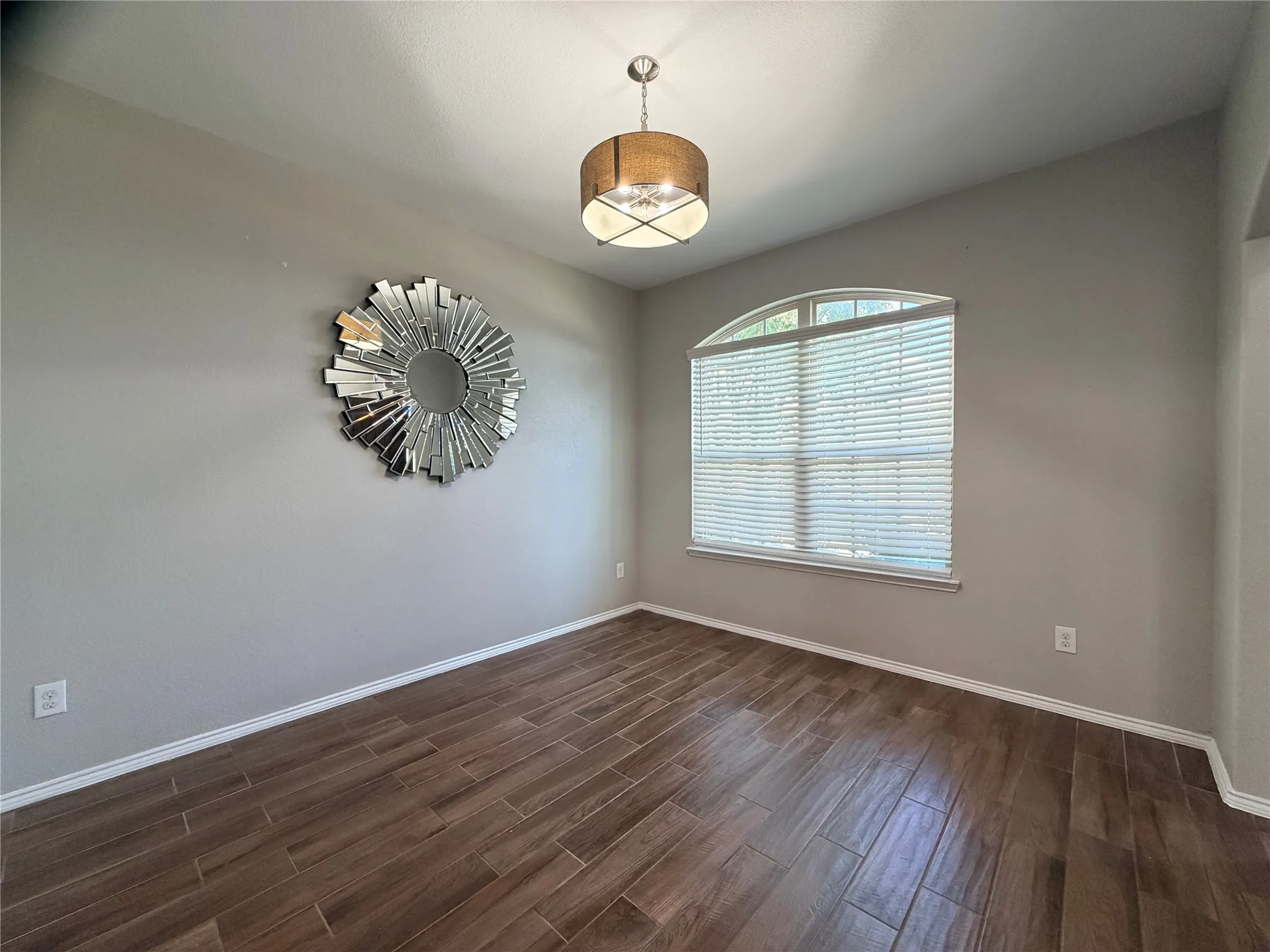 Single Family Residence For Rent in Kaufman County , 4103 Portrush Drive, Heartland, Texas 75126, 4 Bedroom, 3 Bathroom, 2 Garage spaces, 2,760 Sqft, built in 2016, mls#21361578, Real Estate Agent in Heartland, Homes For Rent in Kaufman county, Homes For Rent in Heartland, Realtor in Heartland Texas, Real Estate Brokerage Independent Realty Texas, Luminita Cordes Realtor