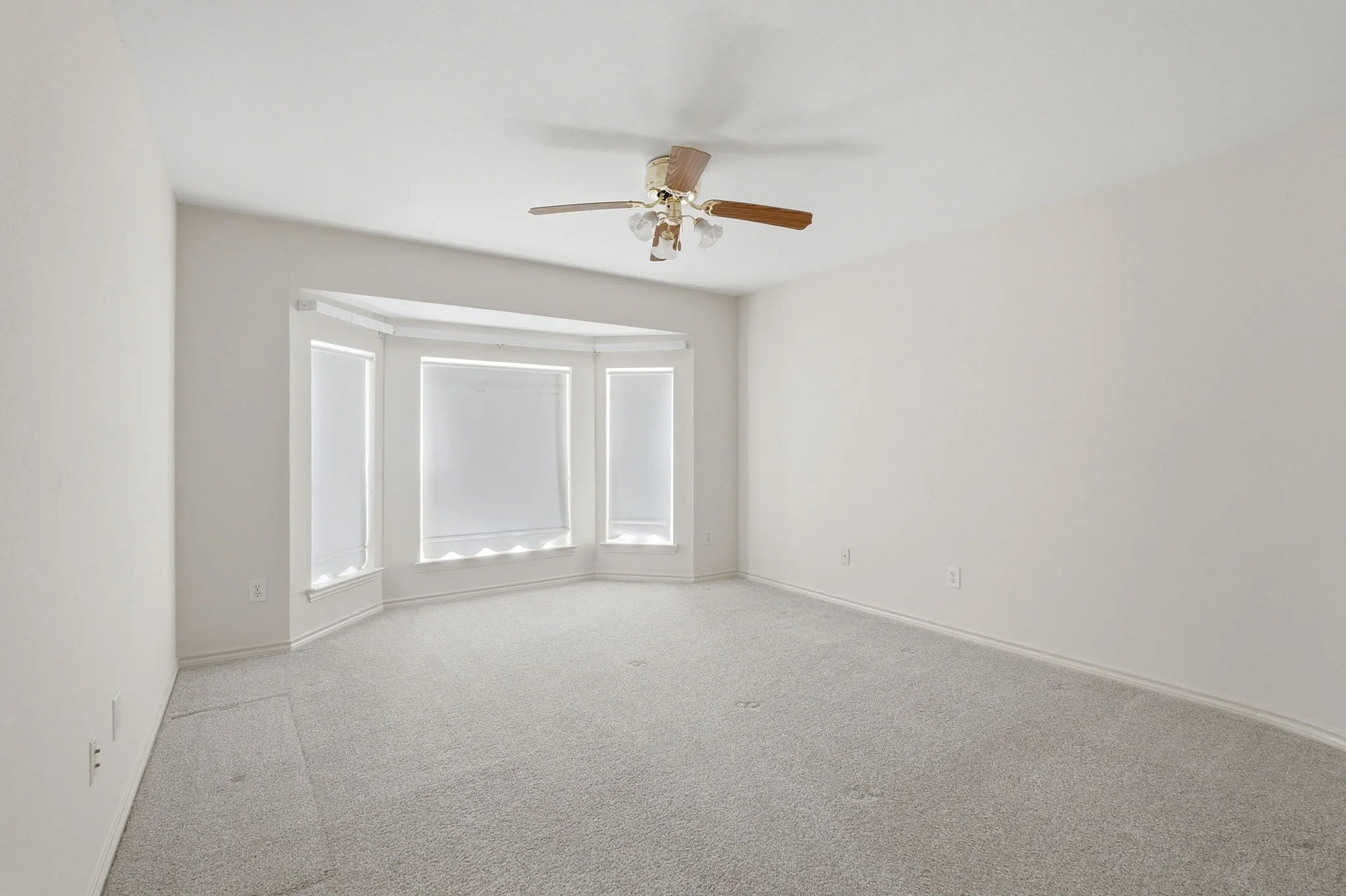 Single Family Residence For Sale in Collin County , 657 Oakdale Drive, Plano, Texas 75025, 4 Bedroom, 4 Bathroom, 3 Garage spaces, 3,845 Sqft, built in 1990, mls#21365272, Real Estate Agent in Plano, Homes For Sale in Collin county, Homes For Sale in Plano, Realtor in Plano Texas, Real Estate Brokerage Independent Realty Texas, Luminita Cordes Realtor