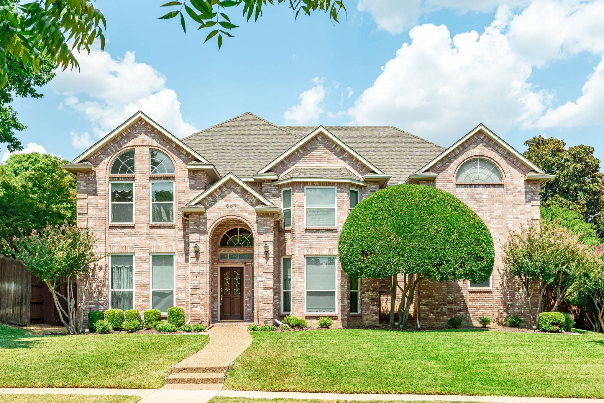 Single Family Residence For Sale in Collin County , 657 Oakdale Drive, Plano, Texas 75025, 4 Bedroom, 4 Bathroom, 3 Garage spaces, 3,845 Sqft, built in 1990, mls#21365272, Real Estate Agent in Plano, Homes For Sale in Collin county, Homes For Sale in Plano, Realtor in Plano Texas, Real Estate Brokerage Independent Realty Texas, Luminita Cordes Realtor