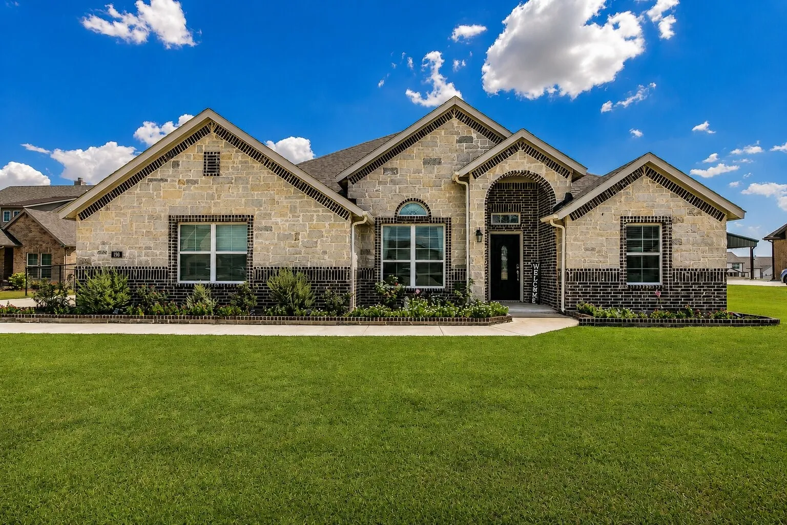 Single Family Residence For Sale in Wise County , 198 Spanish Moss Trail, Rhome, Texas 76078, 4 Bedroom, 3 Bathroom, 2 Garage spaces, 2,629 Sqft, built in 2022, mls#21375663, Real Estate Agent in Rhome, Homes For Sale in Wise county, Homes For Sale in Rhome, Realtor in Rhome Texas, Real Estate Brokerage Independent Realty Texas, Luminita Cordes Realtor