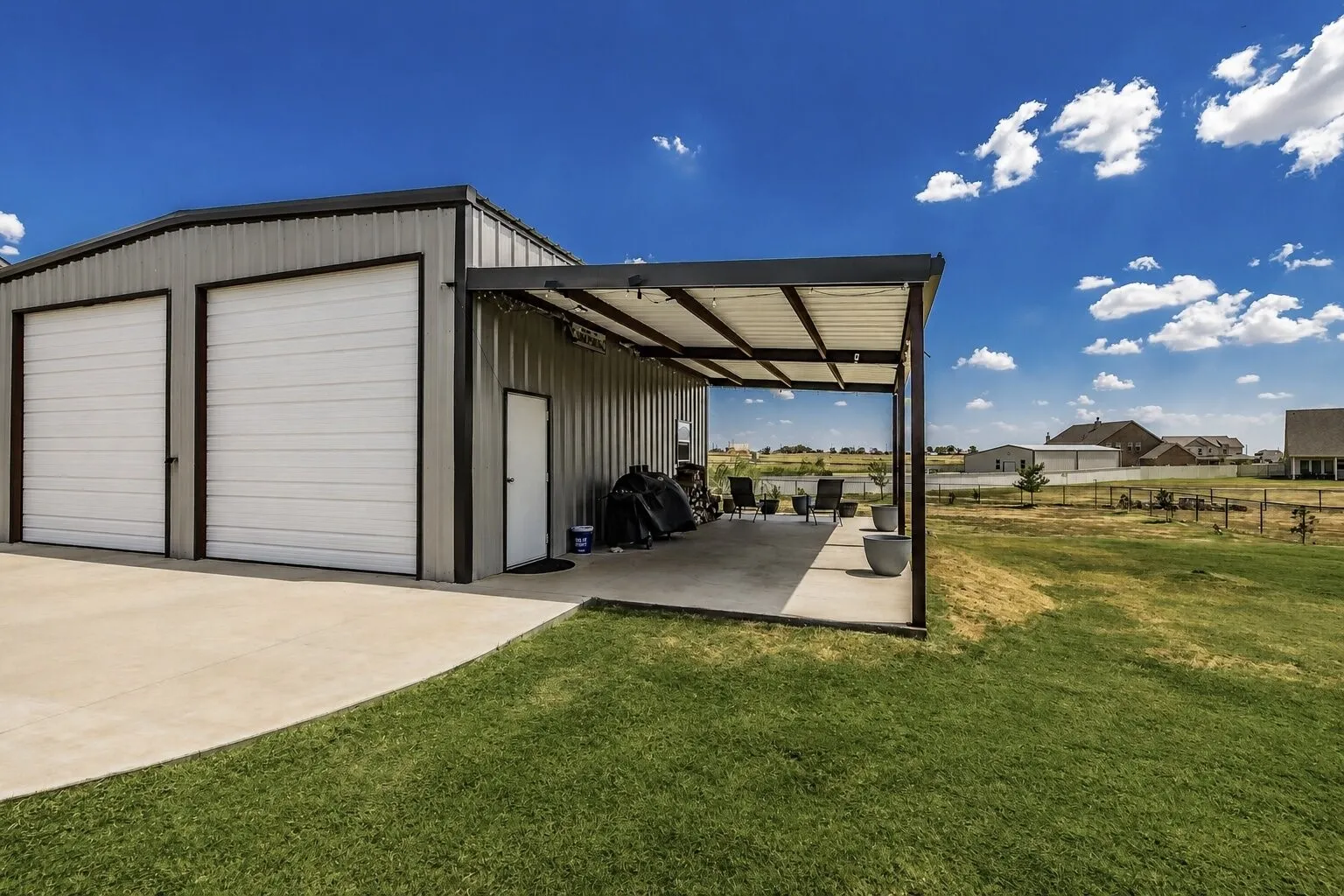 Single Family Residence For Sale in Wise County , 198 Spanish Moss Trail, Rhome, Texas 76078, 4 Bedroom, 3 Bathroom, 2 Garage spaces, 2,629 Sqft, built in 2022, mls#21375663, Real Estate Agent in Rhome, Homes For Sale in Wise county, Homes For Sale in Rhome, Realtor in Rhome Texas, Real Estate Brokerage Independent Realty Texas, Luminita Cordes Realtor