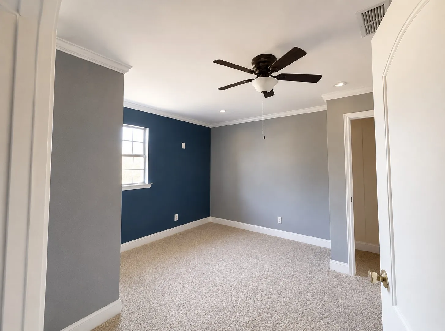 Townhouse For Sale in Dallas County , 730 Valiant Circle, Garland, Texas 75043, 4 Bedroom, 2 Bathroom, Garage spaces, 1,572 Sqft, built in 1972, mls#21375974, Real Estate Agent in Garland, Homes For Sale in Dallas county, Homes For Sale in Garland, Realtor in Garland Texas, Real Estate Brokerage Independent Realty Texas, Luminita Cordes Realtor