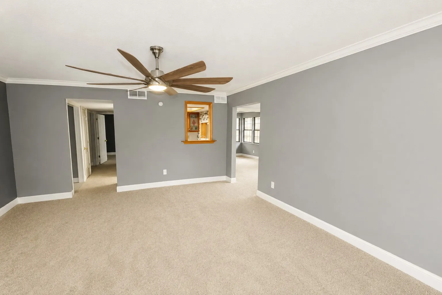 Townhouse For Sale in Dallas County , 730 Valiant Circle, Garland, Texas 75043, 4 Bedroom, 2 Bathroom, Garage spaces, 1,572 Sqft, built in 1972, mls#21375974, Real Estate Agent in Garland, Homes For Sale in Dallas county, Homes For Sale in Garland, Realtor in Garland Texas, Real Estate Brokerage Independent Realty Texas, Luminita Cordes Realtor