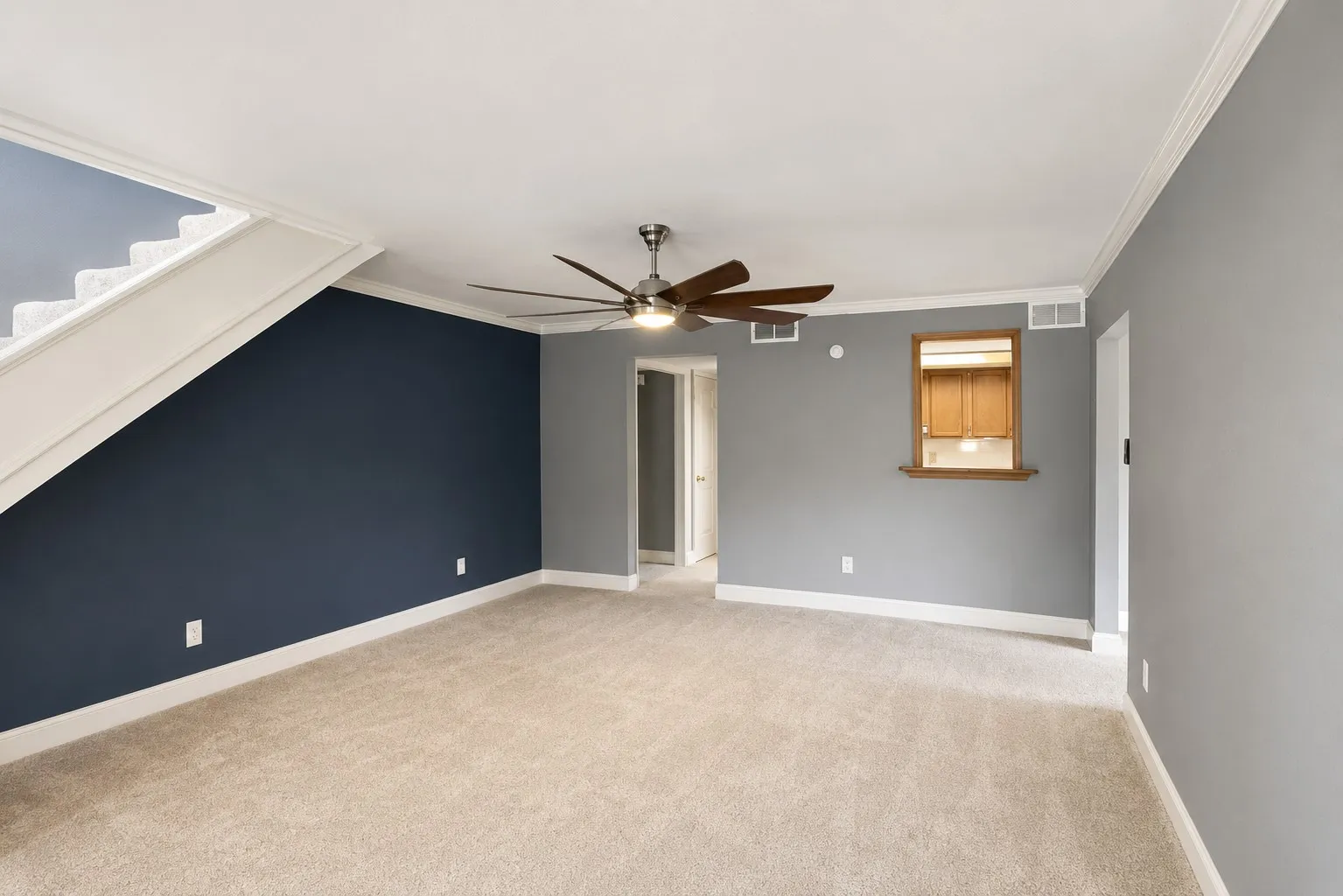 Townhouse For Sale in Dallas County , 730 Valiant Circle, Garland, Texas 75043, 4 Bedroom, 2 Bathroom, Garage spaces, 1,572 Sqft, built in 1972, mls#21375974, Real Estate Agent in Garland, Homes For Sale in Dallas county, Homes For Sale in Garland, Realtor in Garland Texas, Real Estate Brokerage Independent Realty Texas, Luminita Cordes Realtor