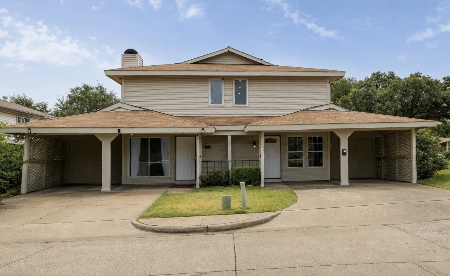 Townhouse For Sale in Dallas County , 730 Valiant Circle, Garland, Texas 75043, 4 Bedroom, 2 Bathroom, Garage spaces, 1,572 Sqft, built in 1972, mls#21375974, Real Estate Agent in Garland, Homes For Sale in Dallas county, Homes For Sale in Garland, Realtor in Garland Texas, Real Estate Brokerage Independent Realty Texas, Luminita Cordes Realtor