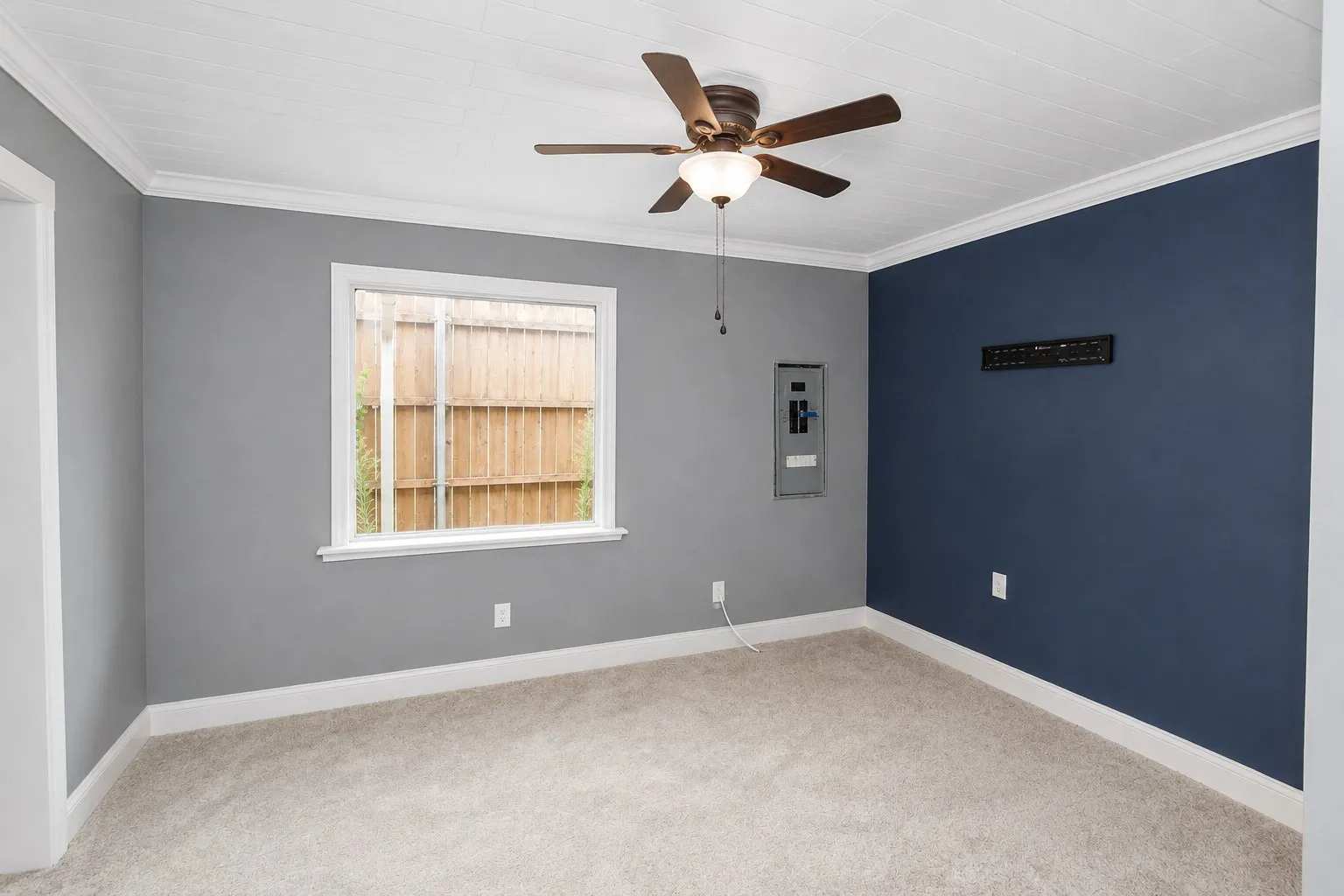 Townhouse For Sale in Dallas County , 730 Valiant Circle, Garland, Texas 75043, 4 Bedroom, 2 Bathroom, Garage spaces, 1,572 Sqft, built in 1972, mls#21375974, Real Estate Agent in Garland, Homes For Sale in Dallas county, Homes For Sale in Garland, Realtor in Garland Texas, Real Estate Brokerage Independent Realty Texas, Luminita Cordes Realtor