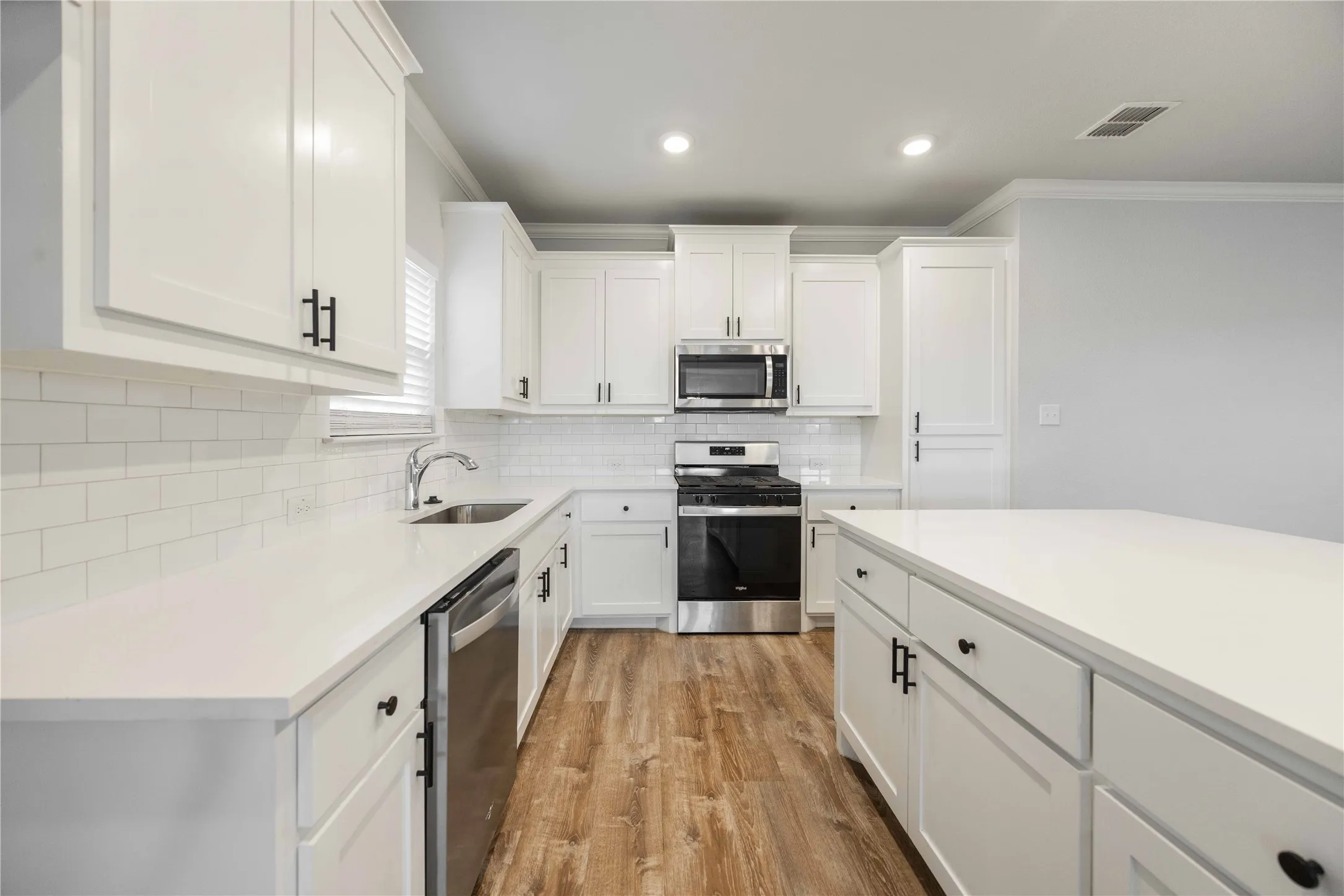 Single Family Residence For Rent in Collin County , 354 Rock Acre Drive, Lavon, Texas 75166, 4 Bedroom, 2 Bathroom, 2 Garage spaces, 2,700 Sqft, built in 2022, mls#21376059, Real Estate Agent in Lavon, Homes For Rent in Collin county, Homes For Rent in Lavon, Realtor in Lavon Texas, Real Estate Brokerage Independent Realty Texas, Luminita Cordes Realtor