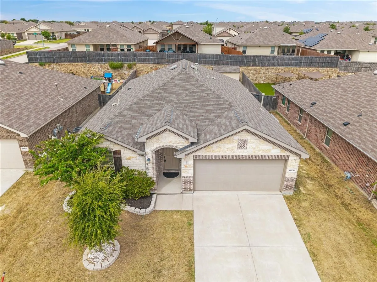 Single Family Residence For Sale in Denton County , 14437 Leadrope Circle, Fort Worth, Texas 76052, 4 Bedroom, 2 Bathroom, 2 Garage spaces, 1,852 Sqft, built in 2019, mls#21369980, Real Estate Agent in Fort Worth, Homes For Sale in Denton county, Homes For Sale in Fort Worth, Realtor in Fort Worth Texas, Real Estate Brokerage Independent Realty Texas, Luminita Cordes Realtor