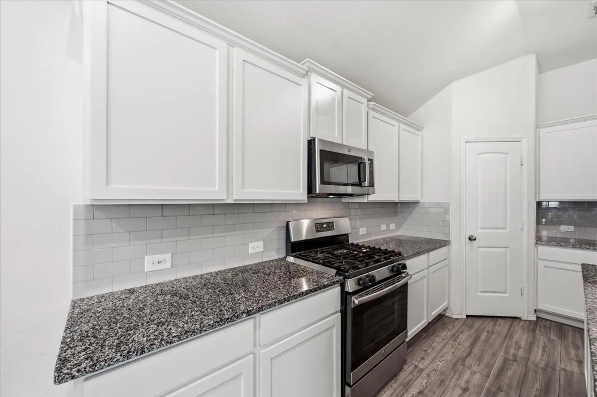 Single Family Residence For Sale in Denton County , 14437 Leadrope Circle, Fort Worth, Texas 76052, 4 Bedroom, 2 Bathroom, 2 Garage spaces, 1,852 Sqft, built in 2019, mls#21369980, Real Estate Agent in Fort Worth, Homes For Sale in Denton county, Homes For Sale in Fort Worth, Realtor in Fort Worth Texas, Real Estate Brokerage Independent Realty Texas, Luminita Cordes Realtor