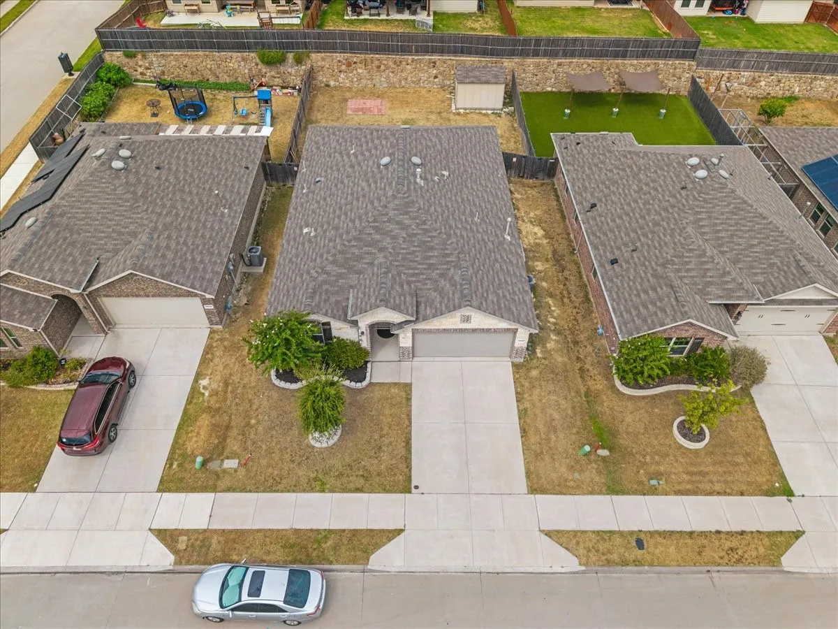 Single Family Residence For Sale in Denton County , 14437 Leadrope Circle, Fort Worth, Texas 76052, 4 Bedroom, 2 Bathroom, 2 Garage spaces, 1,852 Sqft, built in 2019, mls#21369980, Real Estate Agent in Fort Worth, Homes For Sale in Denton county, Homes For Sale in Fort Worth, Realtor in Fort Worth Texas, Real Estate Brokerage Independent Realty Texas, Luminita Cordes Realtor