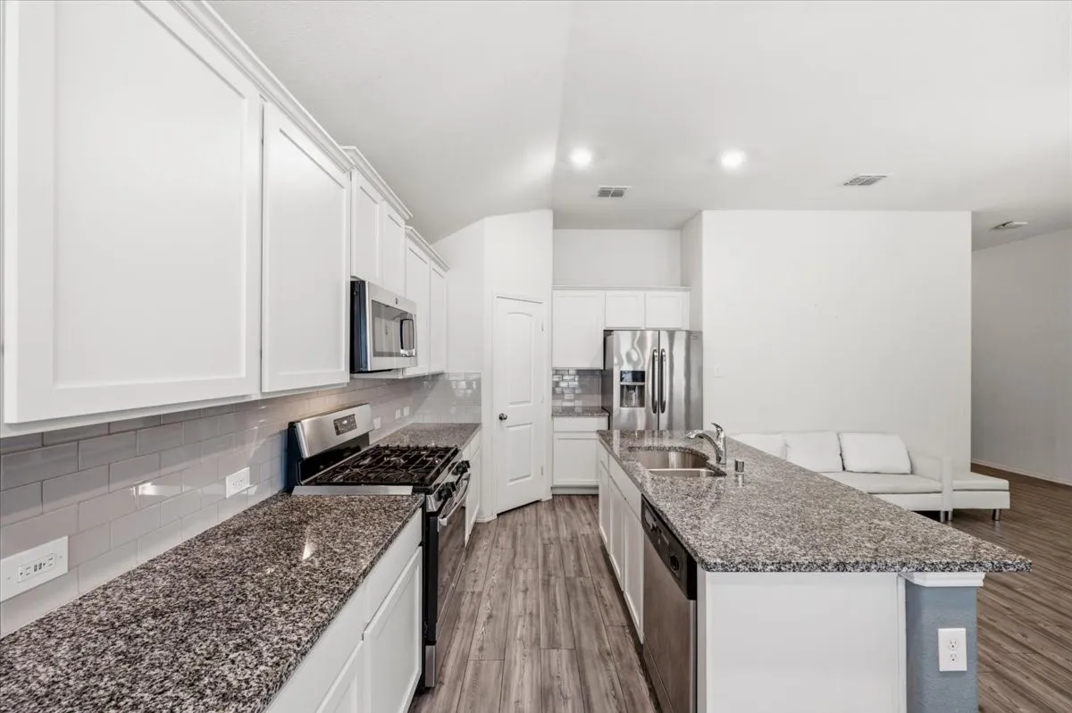Single Family Residence For Sale in Denton County , 14437 Leadrope Circle, Fort Worth, Texas 76052, 4 Bedroom, 2 Bathroom, 2 Garage spaces, 1,852 Sqft, built in 2019, mls#21369980, Real Estate Agent in Fort Worth, Homes For Sale in Denton county, Homes For Sale in Fort Worth, Realtor in Fort Worth Texas, Real Estate Brokerage Independent Realty Texas, Luminita Cordes Realtor