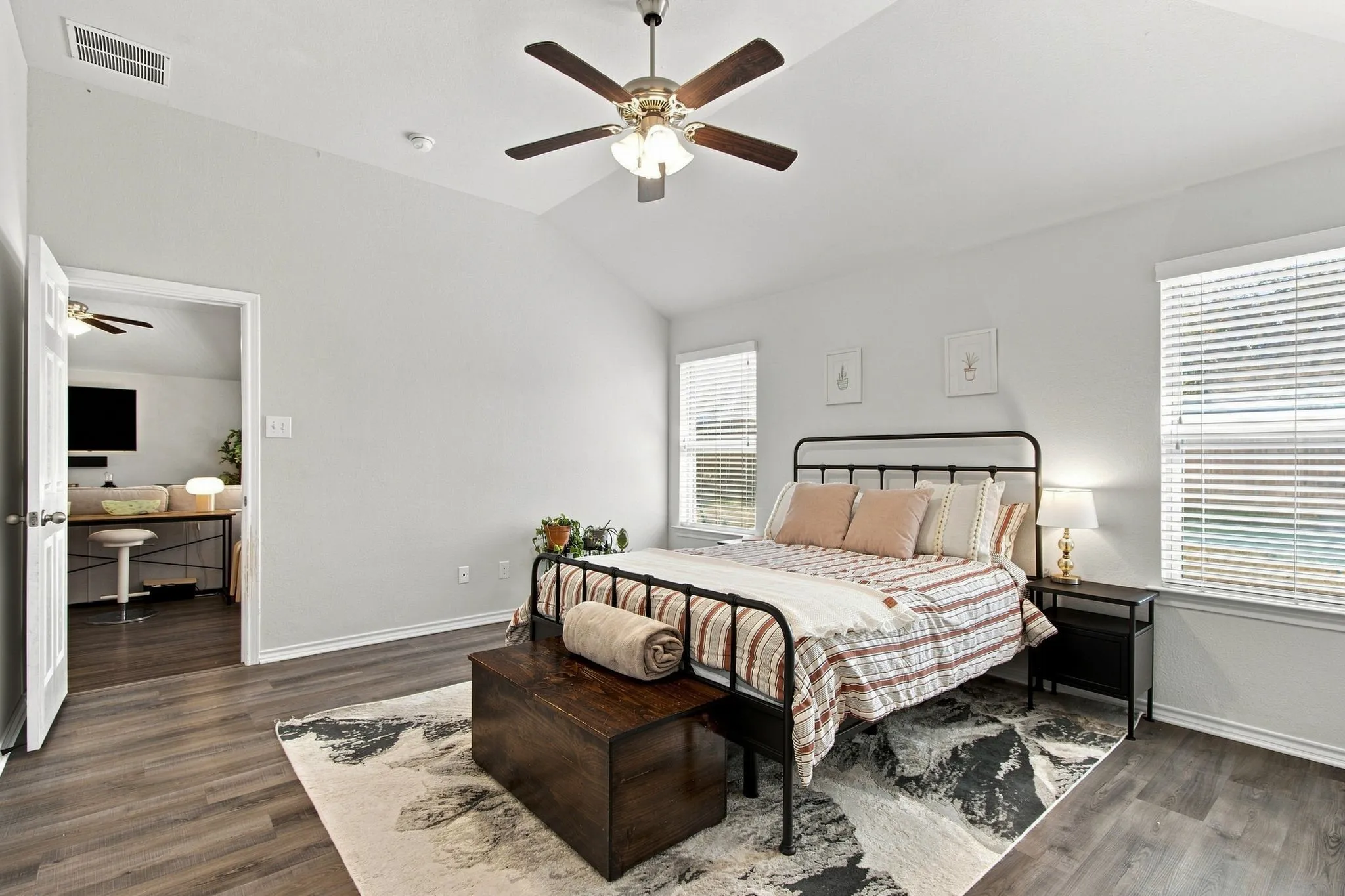 Primary bedroom - View 3
