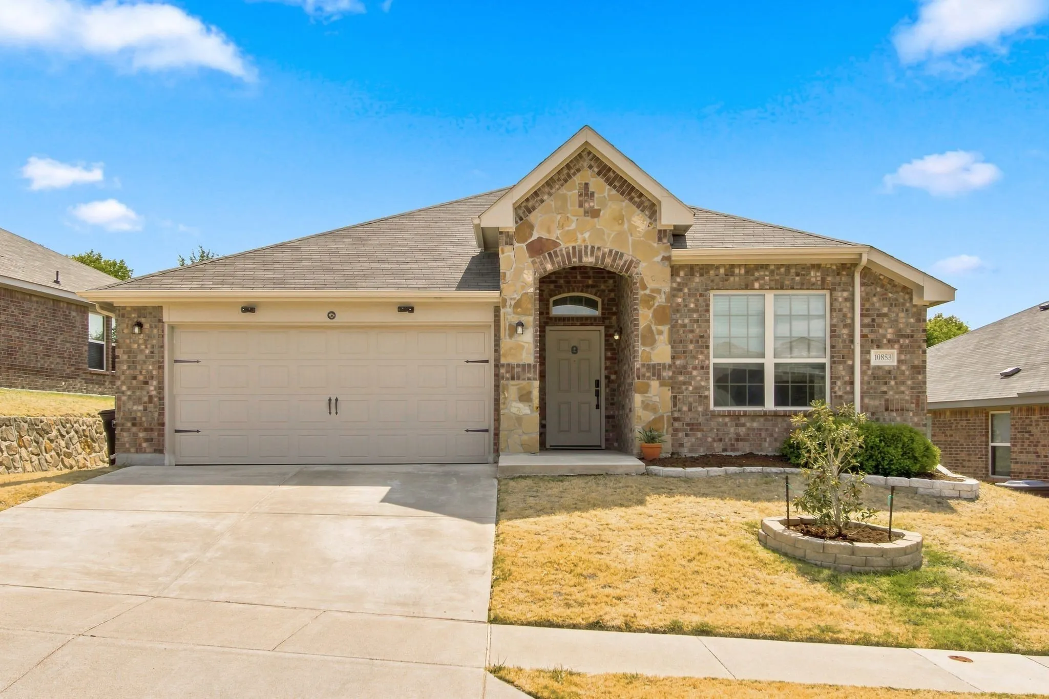 Single Family Residence For Sale in Tarrant County , 10853 Live Oak Creek Drive, Fort Worth, Texas 76108, 4 Bedroom, 2 Bathroom, 2 Garage spaces, 1,921 Sqft, built in 2017, mls#21368921, Real Estate Agent in Fort Worth, Homes For Sale in Tarrant county, Homes For Sale in Fort Worth, Realtor in Fort Worth Texas, Real Estate Brokerage Independent Realty Texas, Luminita Cordes Realtor