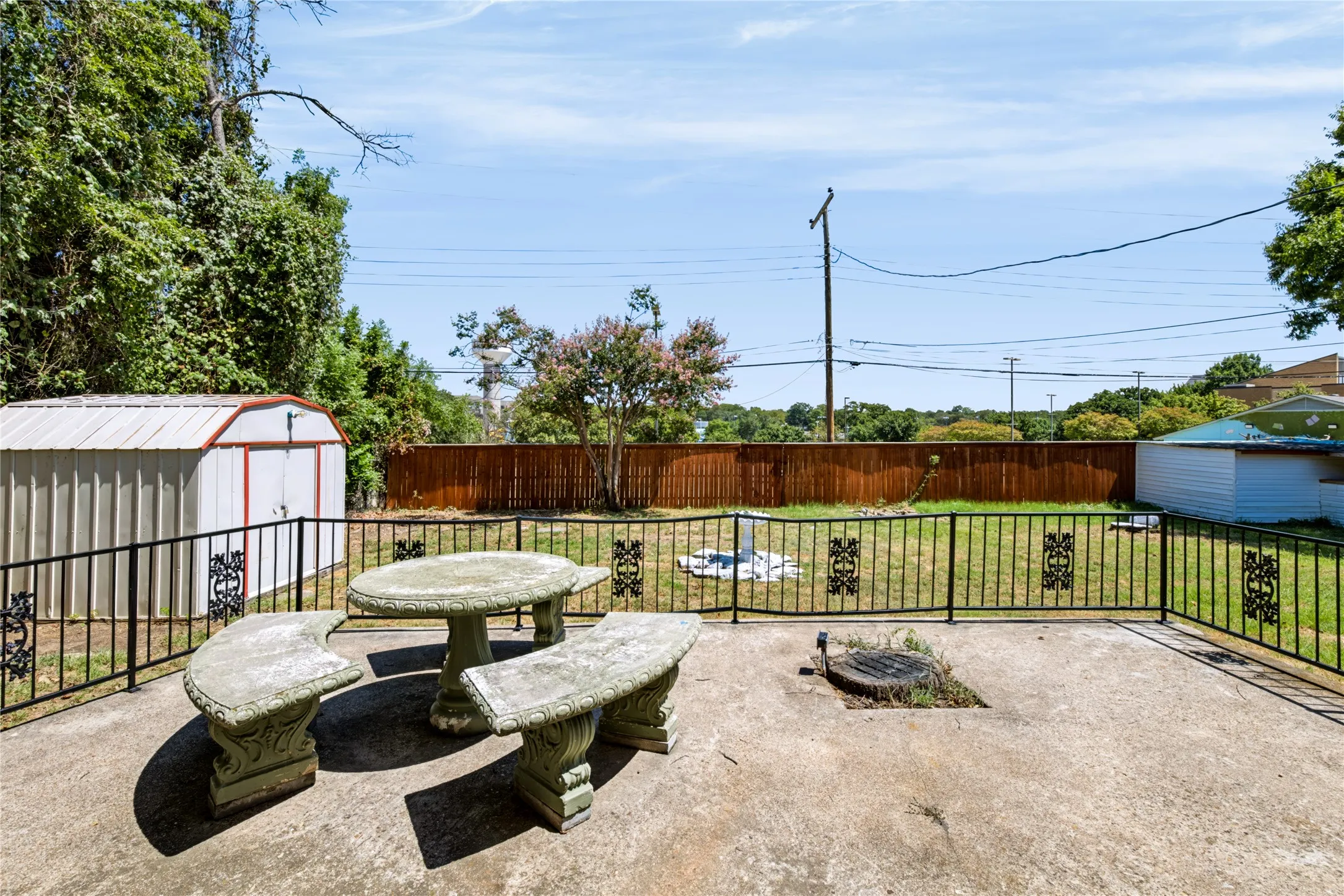 Single Family Residence For Rent in Tarrant County , 732 Hurstview Drive, Hurst, Texas 76053, 3 Bedroom, 2 Bathroom, 2 Garage spaces, 1,600 Sqft, built in 1957, mls#21376067, Real Estate Agent in Hurst, Homes For Rent in Tarrant county, Homes For Rent in Hurst, Realtor in Hurst Texas, Real Estate Brokerage Independent Realty Texas, Luminita Cordes Realtor