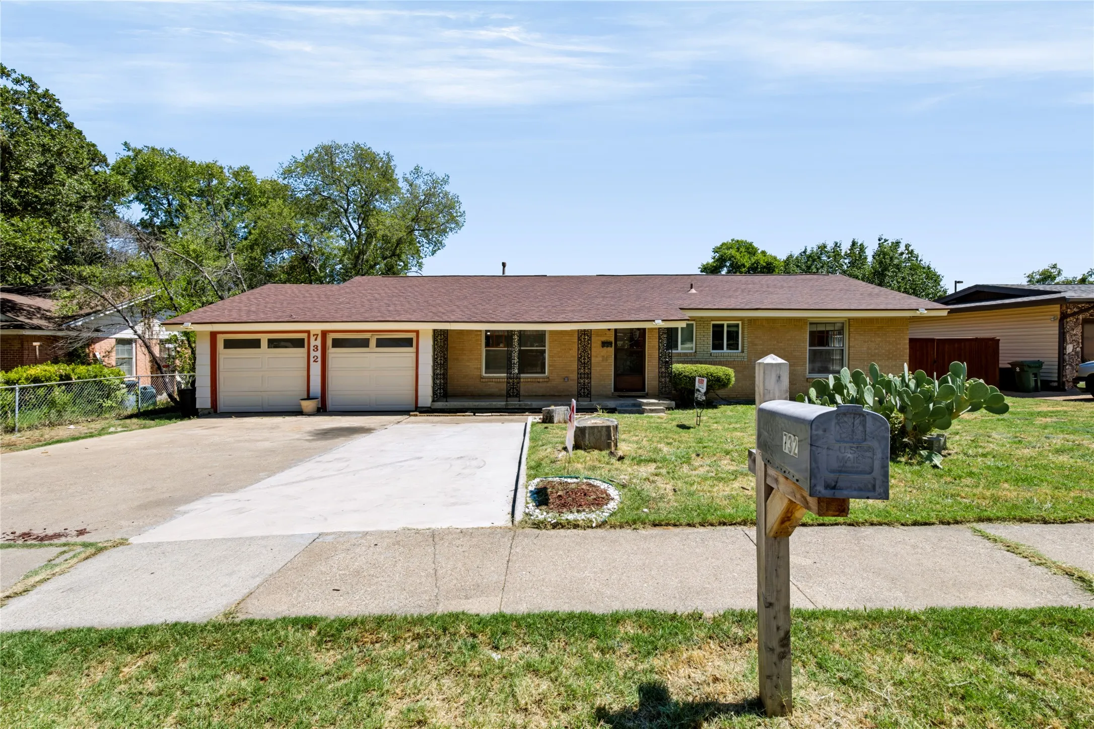 Single Family Residence For Rent in Tarrant County , 732 Hurstview Drive, Hurst, Texas 76053, 3 Bedroom, 2 Bathroom, 2 Garage spaces, 1,600 Sqft, built in 1957, mls#21376067, Real Estate Agent in Hurst, Homes For Rent in Tarrant county, Homes For Rent in Hurst, Realtor in Hurst Texas, Real Estate Brokerage Independent Realty Texas, Luminita Cordes Realtor