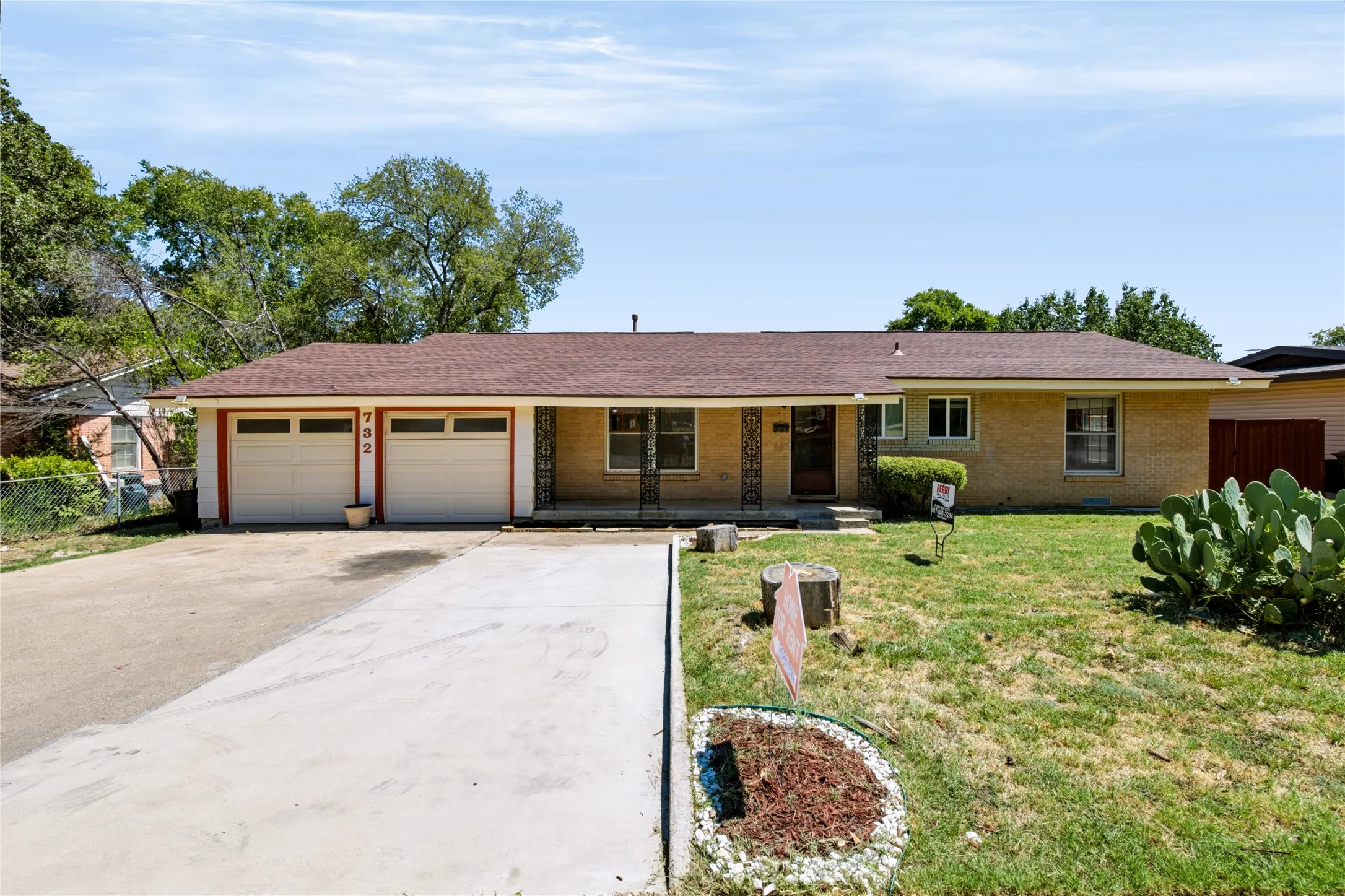 Single Family Residence For Rent in Tarrant County , 732 Hurstview Drive, Hurst, Texas 76053, 3 Bedroom, 2 Bathroom, 2 Garage spaces, 1,600 Sqft, built in 1957, mls#21376067, Real Estate Agent in Hurst, Homes For Rent in Tarrant county, Homes For Rent in Hurst, Realtor in Hurst Texas, Real Estate Brokerage Independent Realty Texas, Luminita Cordes Realtor