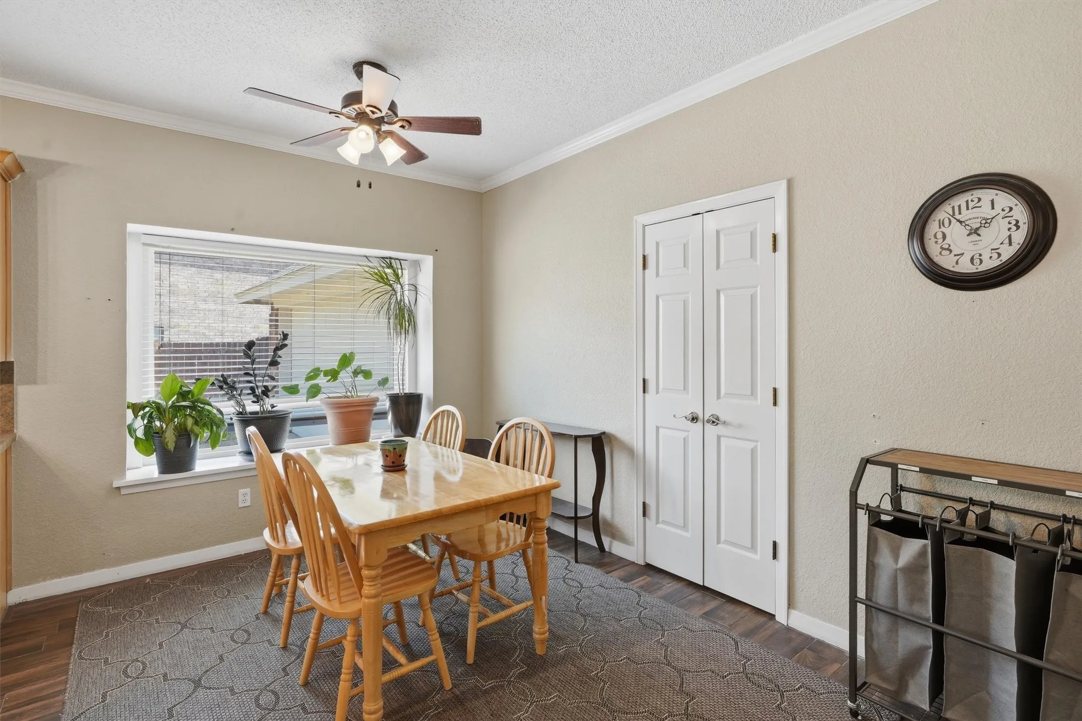 Single Family Residence For Sale in Tarrant County , 7501 Meadowside Road, Fort Worth, Texas 76132, 4 Bedroom, 2 Bathroom, 2 Garage spaces, 2,418 Sqft, built in 1992, mls#21376057, Real Estate Agent in Fort Worth, Homes For Sale in Tarrant county, Homes For Sale in Fort Worth, Realtor in Fort Worth Texas, Real Estate Brokerage Independent Realty Texas, Luminita Cordes Realtor
