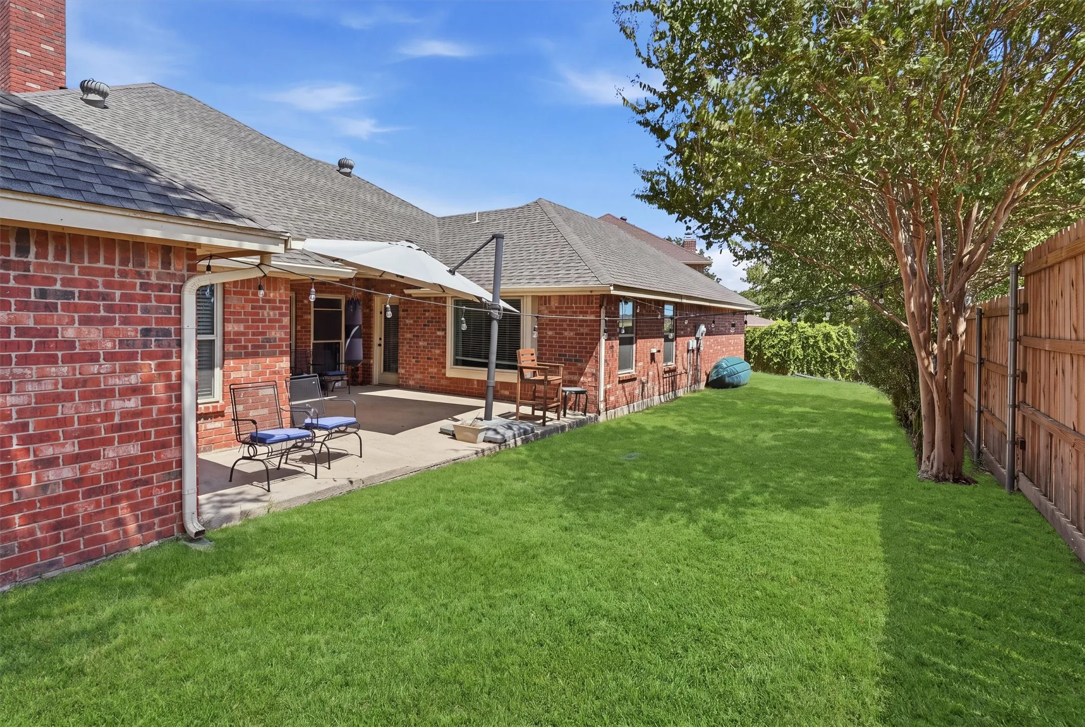Single Family Residence For Sale in Tarrant County , 7501 Meadowside Road, Fort Worth, Texas 76132, 4 Bedroom, 2 Bathroom, 2 Garage spaces, 2,418 Sqft, built in 1992, mls#21376057, Real Estate Agent in Fort Worth, Homes For Sale in Tarrant county, Homes For Sale in Fort Worth, Realtor in Fort Worth Texas, Real Estate Brokerage Independent Realty Texas, Luminita Cordes Realtor