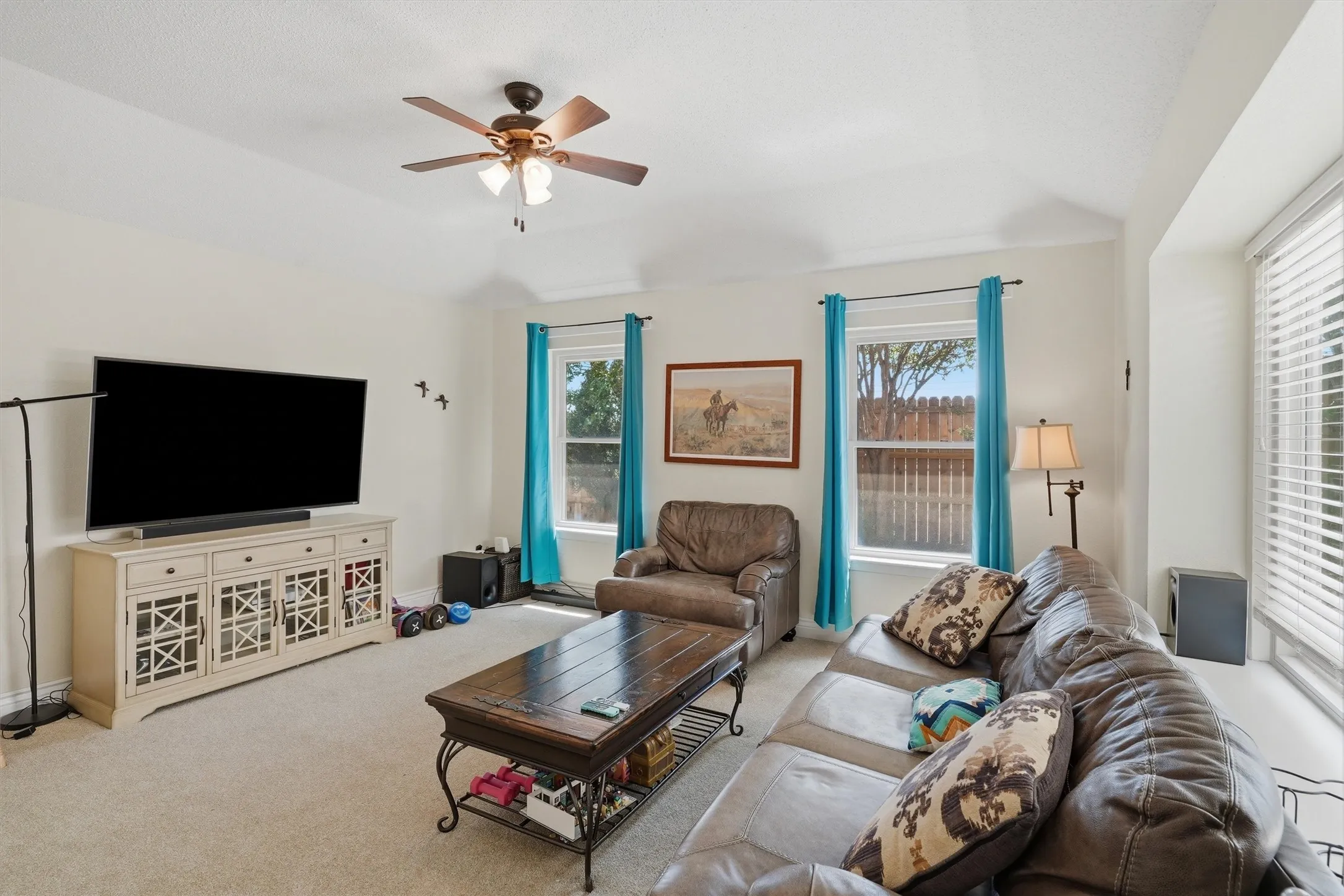 Single Family Residence For Sale in Tarrant County , 7501 Meadowside Road, Fort Worth, Texas 76132, 4 Bedroom, 2 Bathroom, 2 Garage spaces, 2,418 Sqft, built in 1992, mls#21376057, Real Estate Agent in Fort Worth, Homes For Sale in Tarrant county, Homes For Sale in Fort Worth, Realtor in Fort Worth Texas, Real Estate Brokerage Independent Realty Texas, Luminita Cordes Realtor