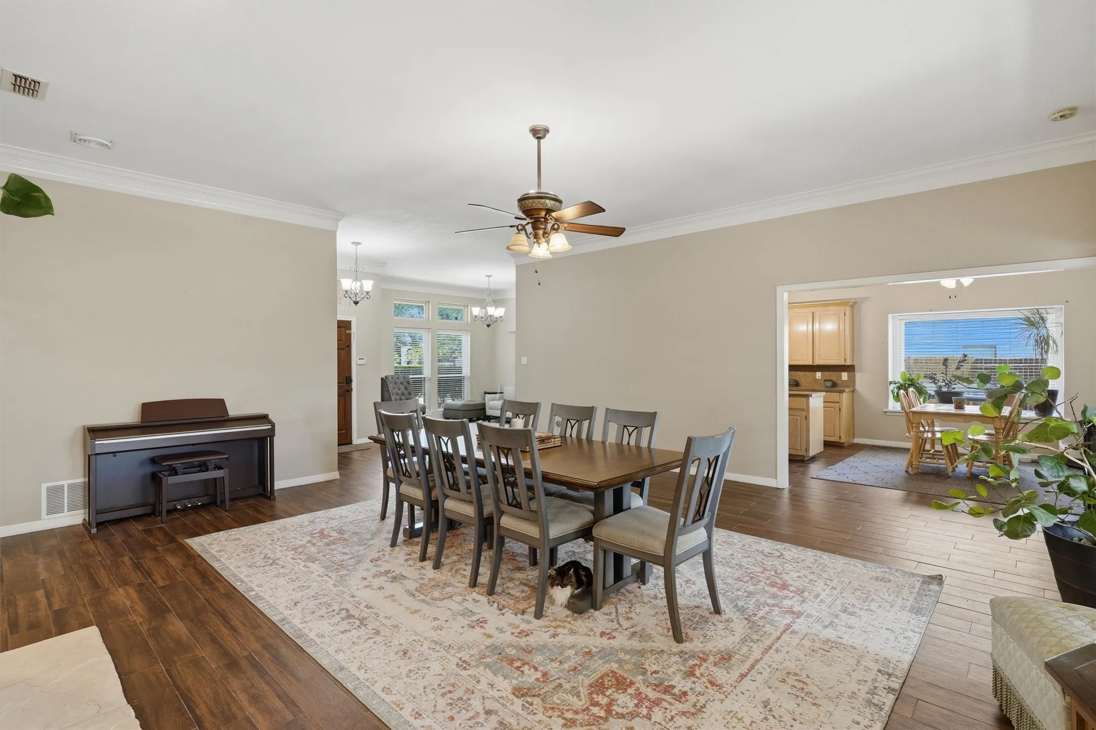 Single Family Residence For Sale in Tarrant County , 7501 Meadowside Road, Fort Worth, Texas 76132, 4 Bedroom, 2 Bathroom, 2 Garage spaces, 2,418 Sqft, built in 1992, mls#21376057, Real Estate Agent in Fort Worth, Homes For Sale in Tarrant county, Homes For Sale in Fort Worth, Realtor in Fort Worth Texas, Real Estate Brokerage Independent Realty Texas, Luminita Cordes Realtor