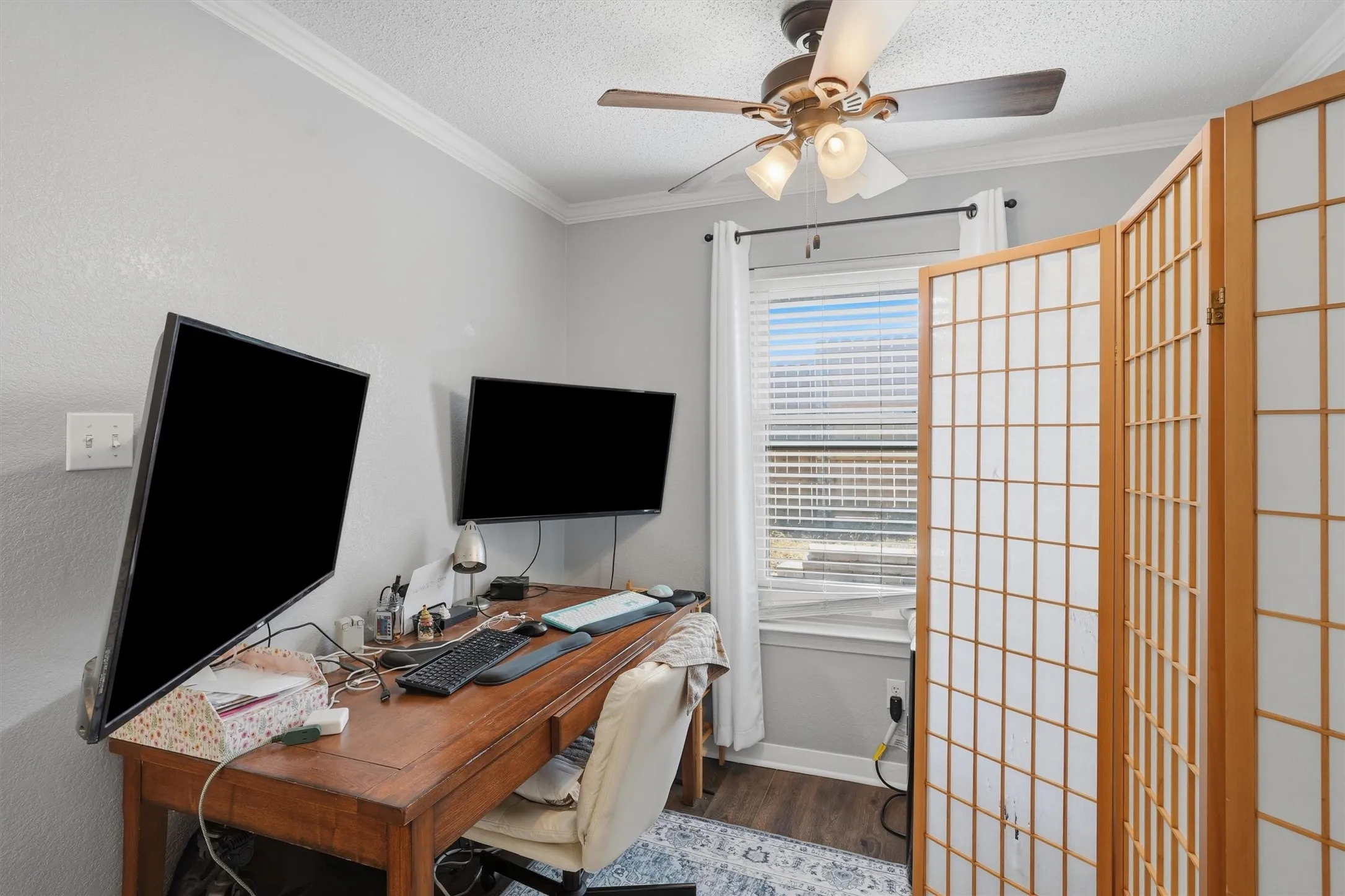 Single Family Residence For Sale in Tarrant County , 7501 Meadowside Road, Fort Worth, Texas 76132, 4 Bedroom, 2 Bathroom, 2 Garage spaces, 2,418 Sqft, built in 1992, mls#21376057, Real Estate Agent in Fort Worth, Homes For Sale in Tarrant county, Homes For Sale in Fort Worth, Realtor in Fort Worth Texas, Real Estate Brokerage Independent Realty Texas, Luminita Cordes Realtor