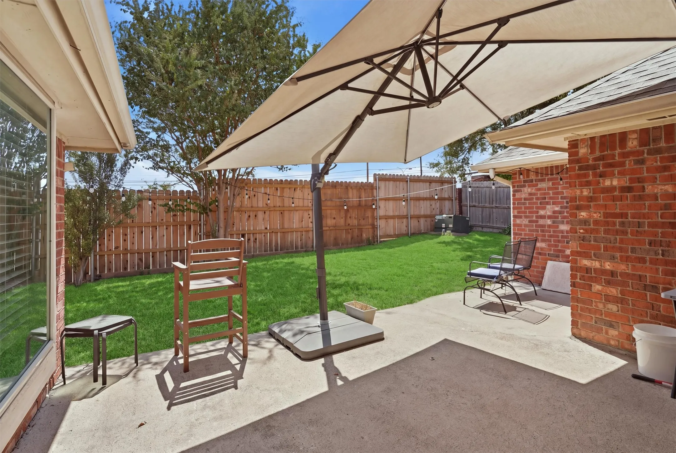 Single Family Residence For Sale in Tarrant County , 7501 Meadowside Road, Fort Worth, Texas 76132, 4 Bedroom, 2 Bathroom, 2 Garage spaces, 2,418 Sqft, built in 1992, mls#21376057, Real Estate Agent in Fort Worth, Homes For Sale in Tarrant county, Homes For Sale in Fort Worth, Realtor in Fort Worth Texas, Real Estate Brokerage Independent Realty Texas, Luminita Cordes Realtor