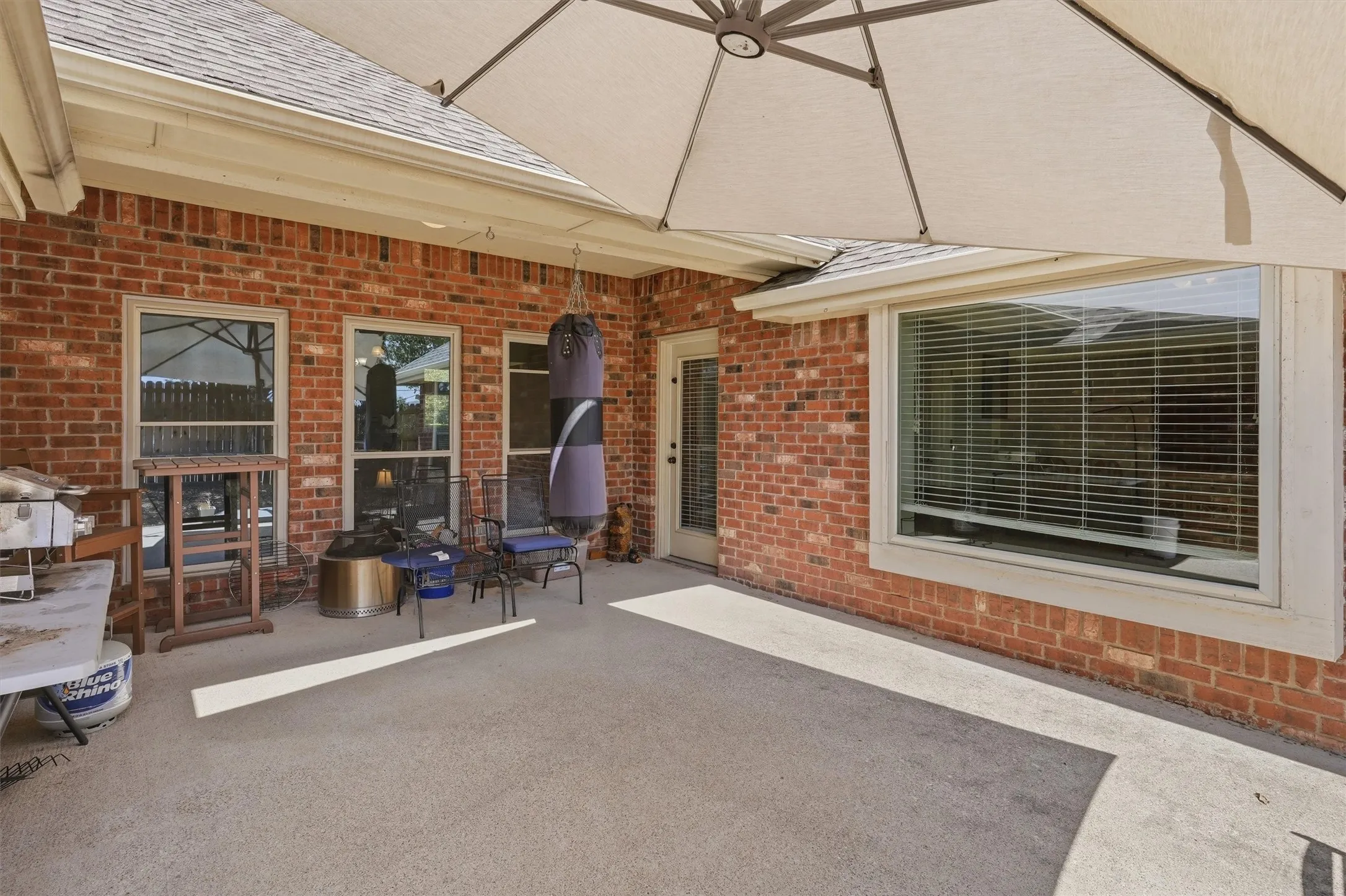 Single Family Residence For Sale in Tarrant County , 7501 Meadowside Road, Fort Worth, Texas 76132, 4 Bedroom, 2 Bathroom, 2 Garage spaces, 2,418 Sqft, built in 1992, mls#21376057, Real Estate Agent in Fort Worth, Homes For Sale in Tarrant county, Homes For Sale in Fort Worth, Realtor in Fort Worth Texas, Real Estate Brokerage Independent Realty Texas, Luminita Cordes Realtor
