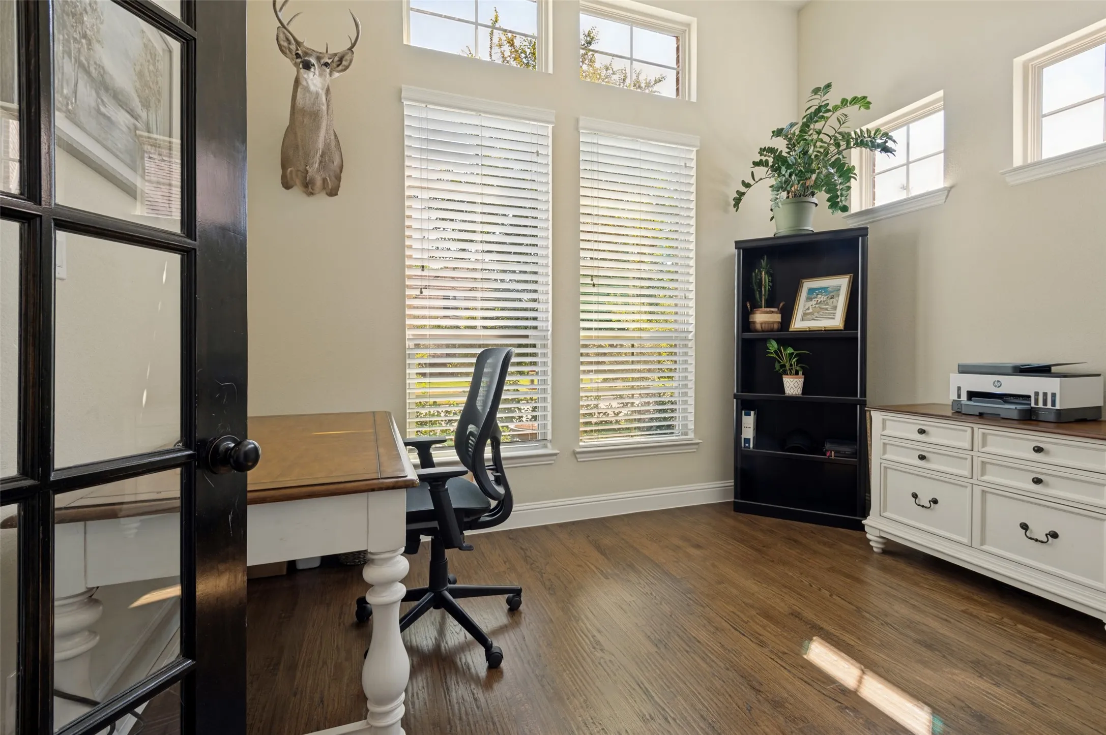 Single Family Residence For Sale in Tarrant County , 3307 Willow Brook Drive, Mansfield, Texas 76063, 3 Bedroom, 3 Bathroom, 2 Garage spaces, 3,003 Sqft, built in 2017, mls#21371770, Real Estate Agent in Mansfield, Homes For Sale in Tarrant county, Homes For Sale in Mansfield, Realtor in Mansfield Texas, Real Estate Brokerage Independent Realty Texas, Luminita Cordes Realtor