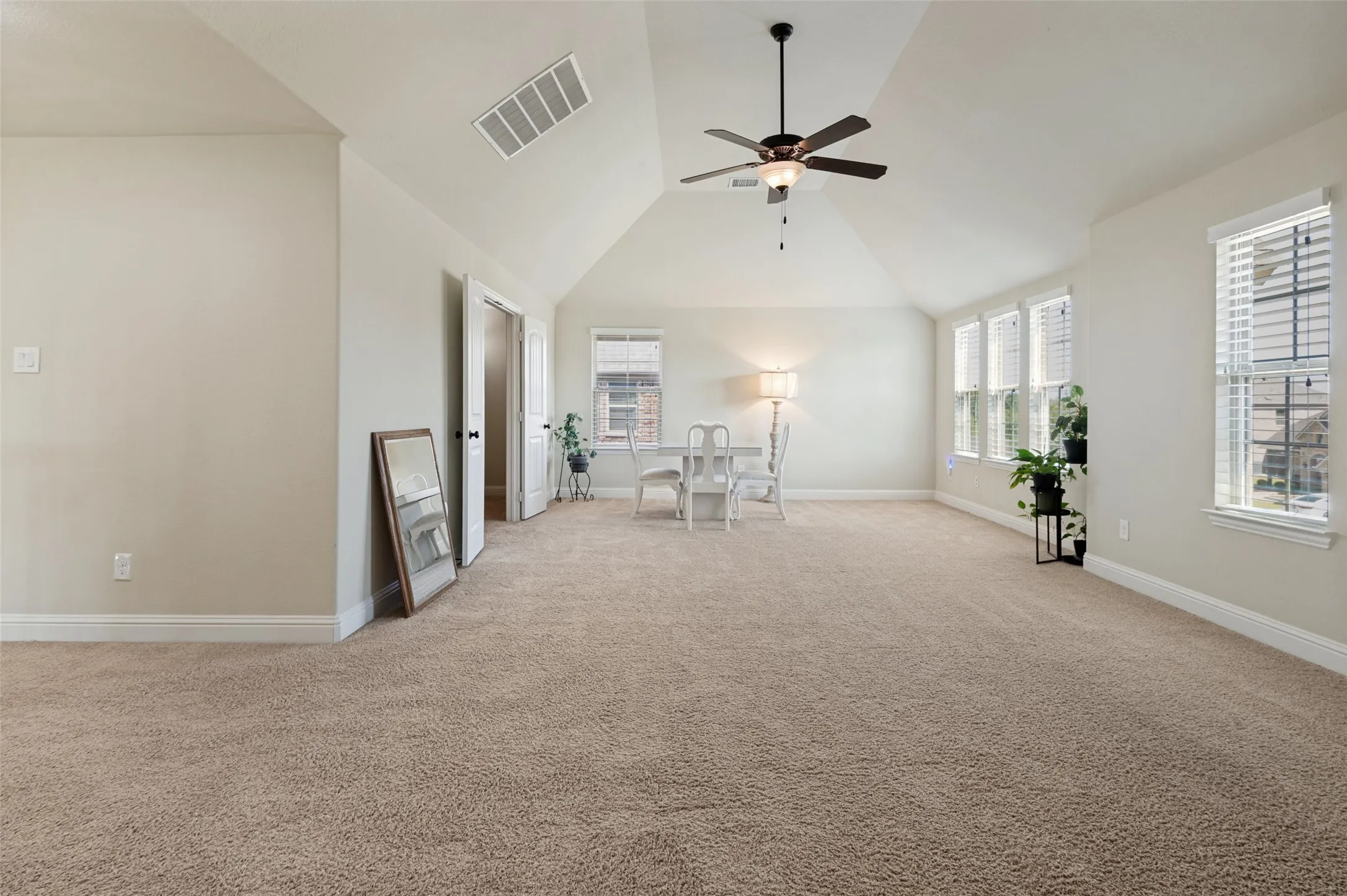 Single Family Residence For Sale in Tarrant County , 3307 Willow Brook Drive, Mansfield, Texas 76063, 3 Bedroom, 3 Bathroom, 2 Garage spaces, 3,003 Sqft, built in 2017, mls#21371770, Real Estate Agent in Mansfield, Homes For Sale in Tarrant county, Homes For Sale in Mansfield, Realtor in Mansfield Texas, Real Estate Brokerage Independent Realty Texas, Luminita Cordes Realtor