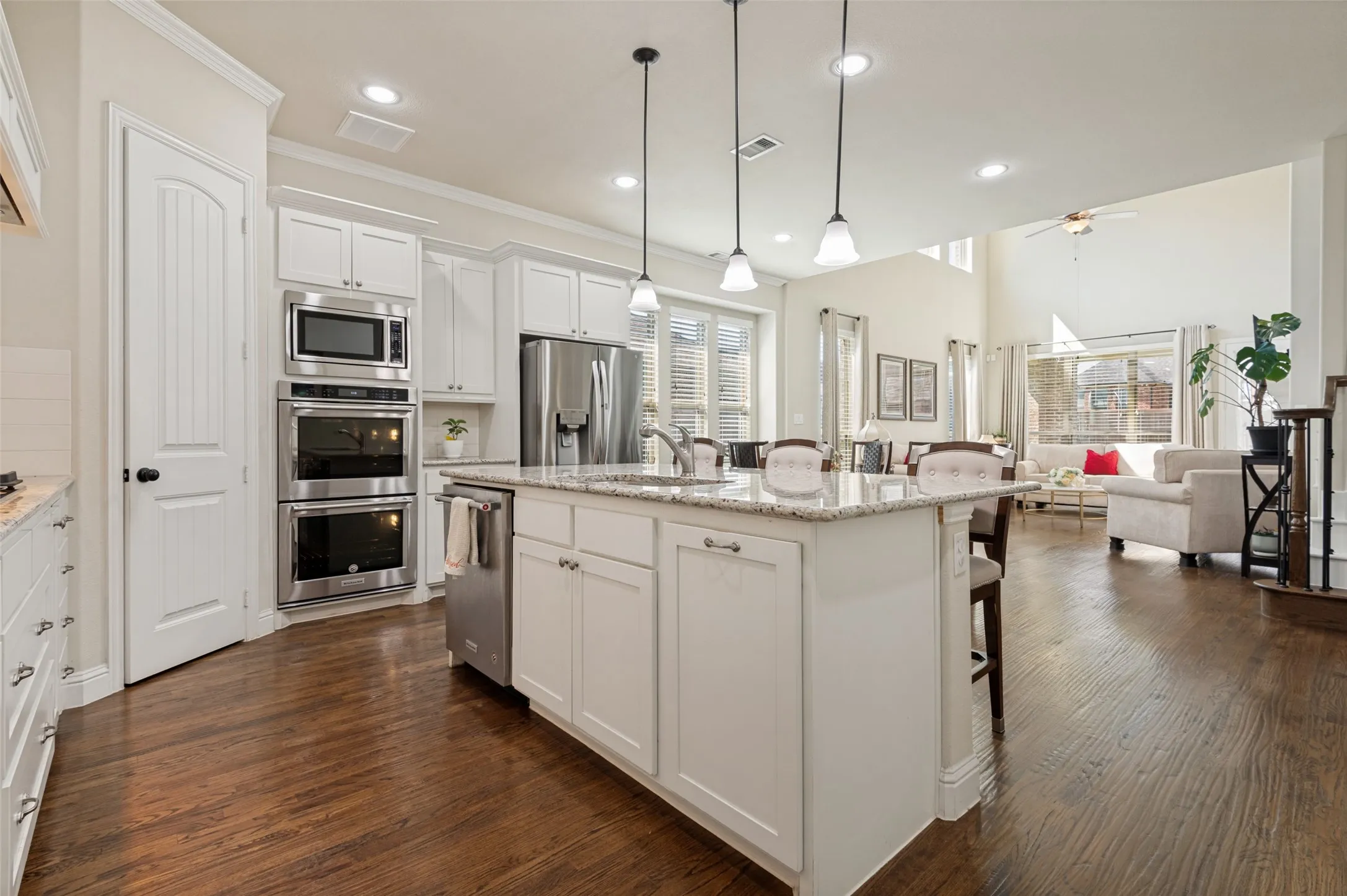Single Family Residence For Sale in Tarrant County , 3307 Willow Brook Drive, Mansfield, Texas 76063, 3 Bedroom, 3 Bathroom, 2 Garage spaces, 3,003 Sqft, built in 2017, mls#21371770, Real Estate Agent in Mansfield, Homes For Sale in Tarrant county, Homes For Sale in Mansfield, Realtor in Mansfield Texas, Real Estate Brokerage Independent Realty Texas, Luminita Cordes Realtor