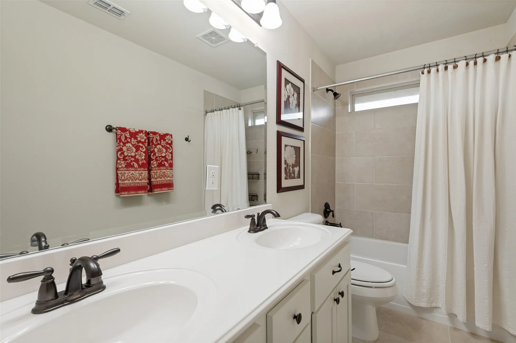 Single Family Residence For Sale in Tarrant County , 3307 Willow Brook Drive, Mansfield, Texas 76063, 3 Bedroom, 3 Bathroom, 2 Garage spaces, 3,003 Sqft, built in 2017, mls#21371770, Real Estate Agent in Mansfield, Homes For Sale in Tarrant county, Homes For Sale in Mansfield, Realtor in Mansfield Texas, Real Estate Brokerage Independent Realty Texas, Luminita Cordes Realtor