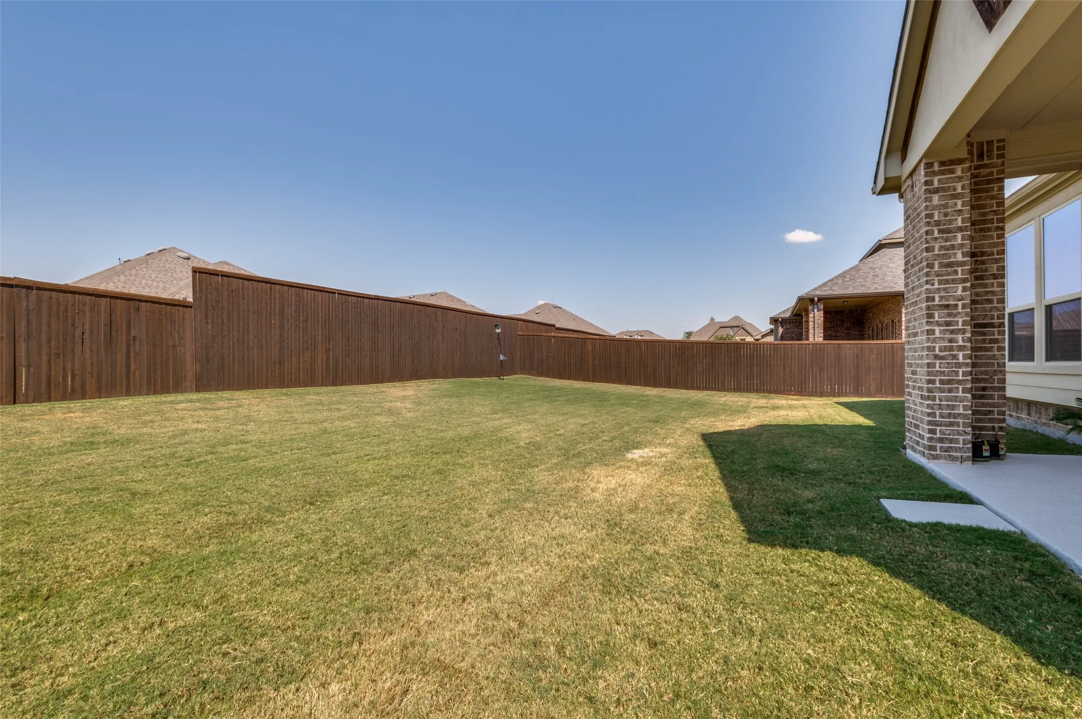 Single Family Residence For Sale in Tarrant County , 3307 Willow Brook Drive, Mansfield, Texas 76063, 3 Bedroom, 3 Bathroom, 2 Garage spaces, 3,003 Sqft, built in 2017, mls#21371770, Real Estate Agent in Mansfield, Homes For Sale in Tarrant county, Homes For Sale in Mansfield, Realtor in Mansfield Texas, Real Estate Brokerage Independent Realty Texas, Luminita Cordes Realtor