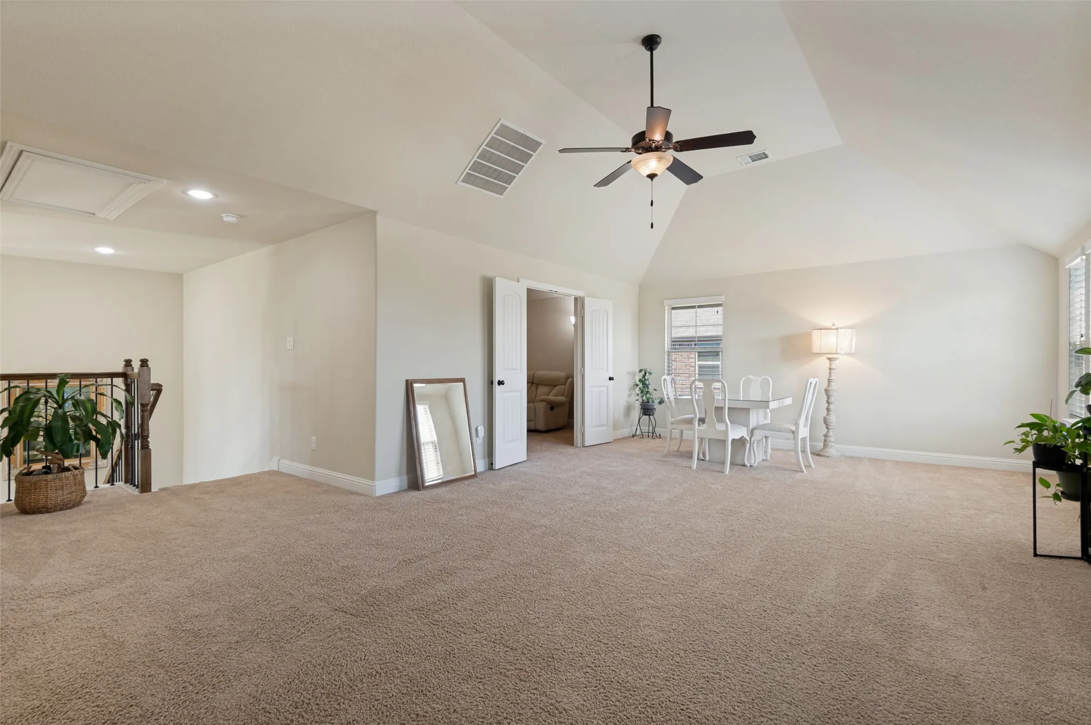 Single Family Residence For Sale in Tarrant County , 3307 Willow Brook Drive, Mansfield, Texas 76063, 3 Bedroom, 3 Bathroom, 2 Garage spaces, 3,003 Sqft, built in 2017, mls#21371770, Real Estate Agent in Mansfield, Homes For Sale in Tarrant county, Homes For Sale in Mansfield, Realtor in Mansfield Texas, Real Estate Brokerage Independent Realty Texas, Luminita Cordes Realtor