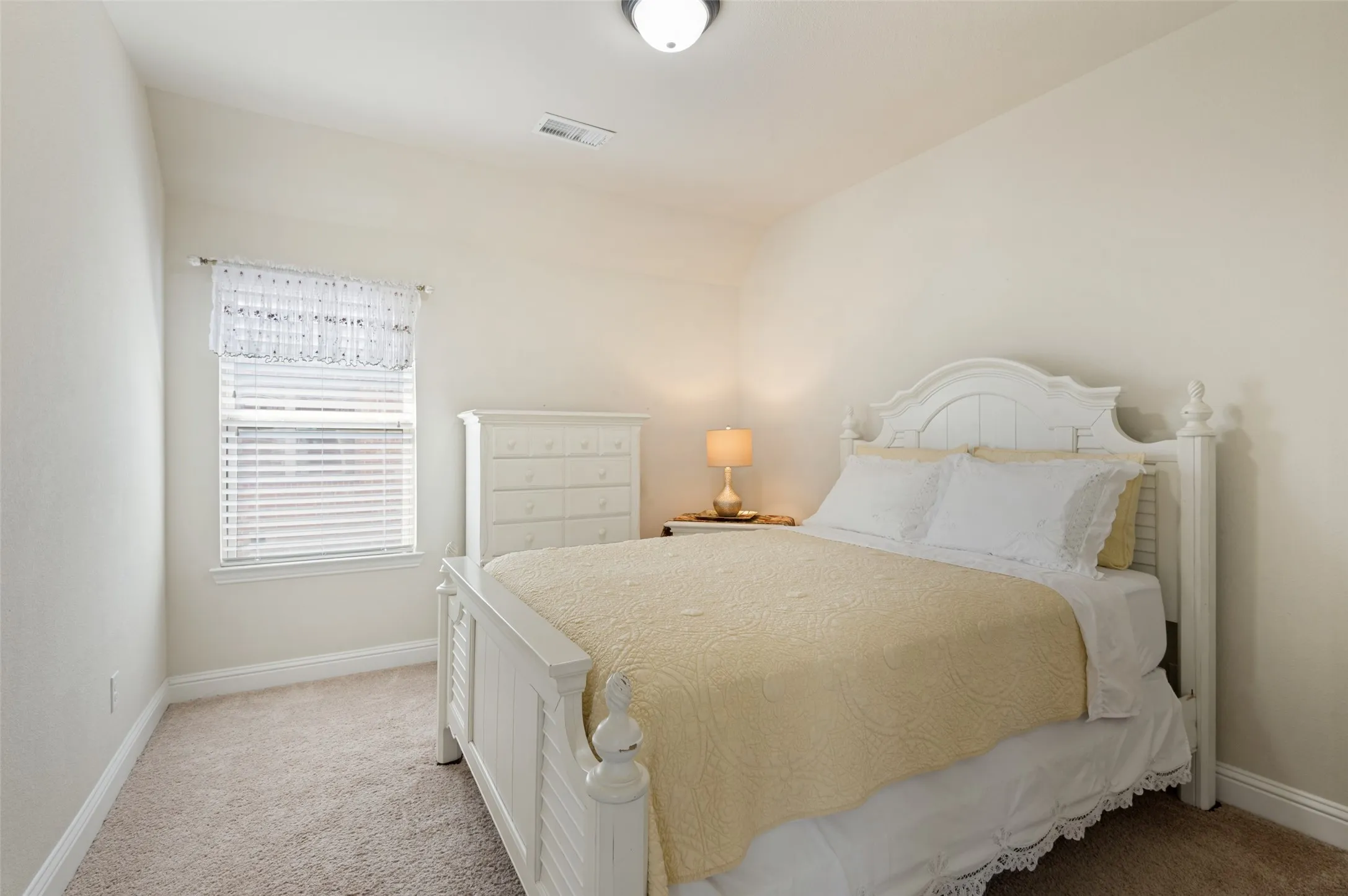 Single Family Residence For Sale in Tarrant County , 3307 Willow Brook Drive, Mansfield, Texas 76063, 3 Bedroom, 3 Bathroom, 2 Garage spaces, 3,003 Sqft, built in 2017, mls#21371770, Real Estate Agent in Mansfield, Homes For Sale in Tarrant county, Homes For Sale in Mansfield, Realtor in Mansfield Texas, Real Estate Brokerage Independent Realty Texas, Luminita Cordes Realtor