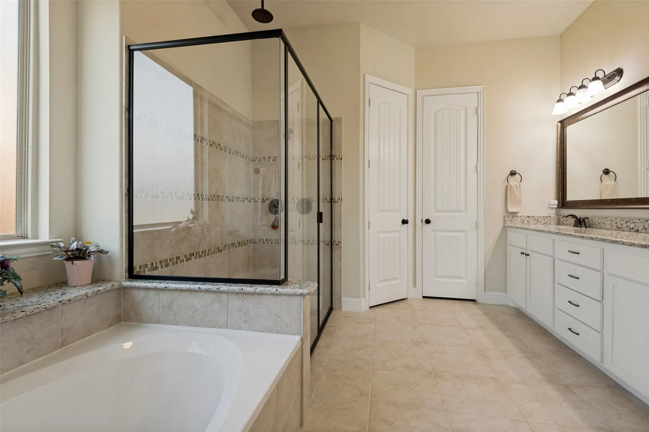 Single Family Residence For Sale in Tarrant County , 3307 Willow Brook Drive, Mansfield, Texas 76063, 3 Bedroom, 3 Bathroom, 2 Garage spaces, 3,003 Sqft, built in 2017, mls#21371770, Real Estate Agent in Mansfield, Homes For Sale in Tarrant county, Homes For Sale in Mansfield, Realtor in Mansfield Texas, Real Estate Brokerage Independent Realty Texas, Luminita Cordes Realtor