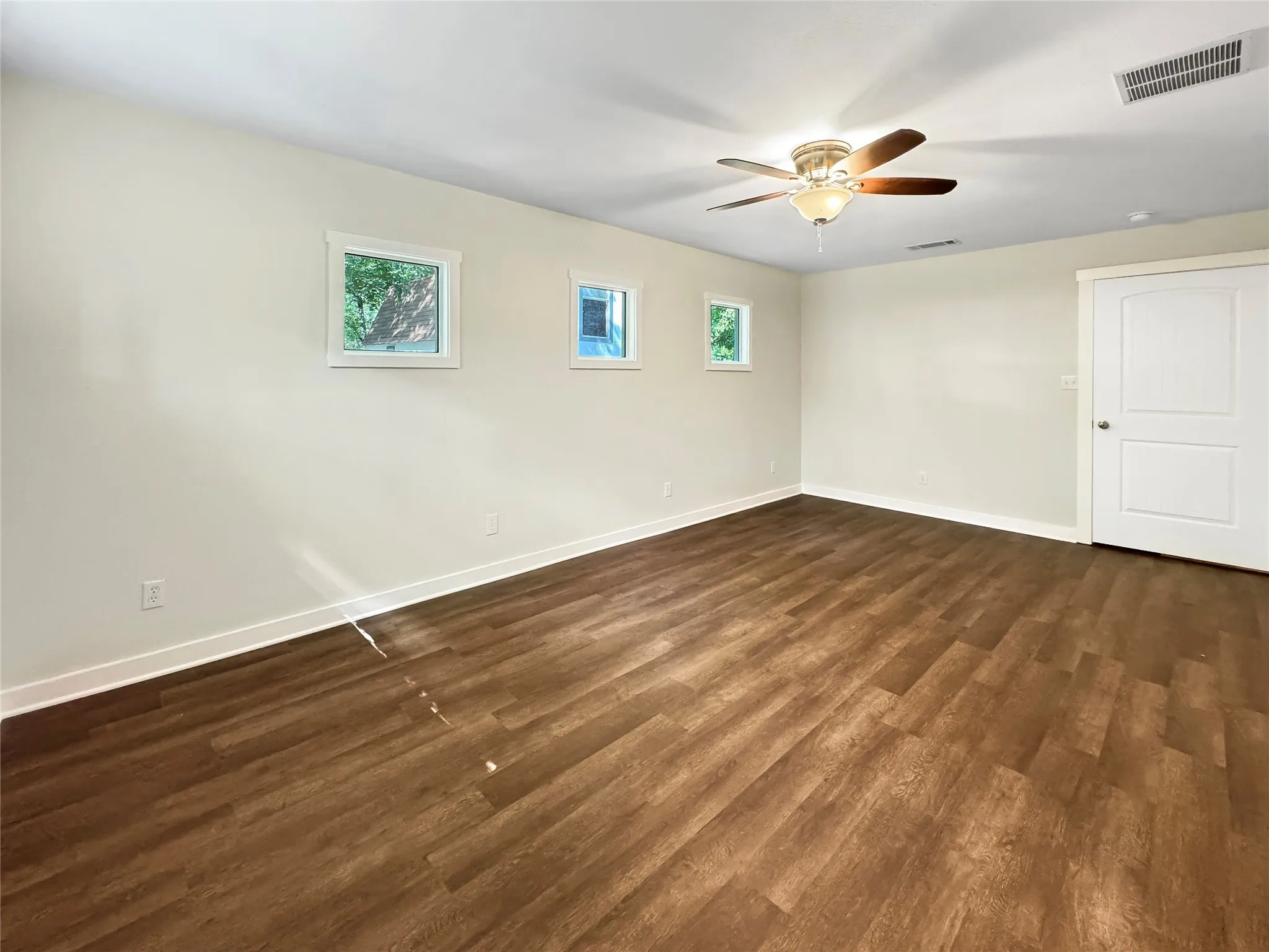 Spacious Primary Bedroom with ensuite Bathroom