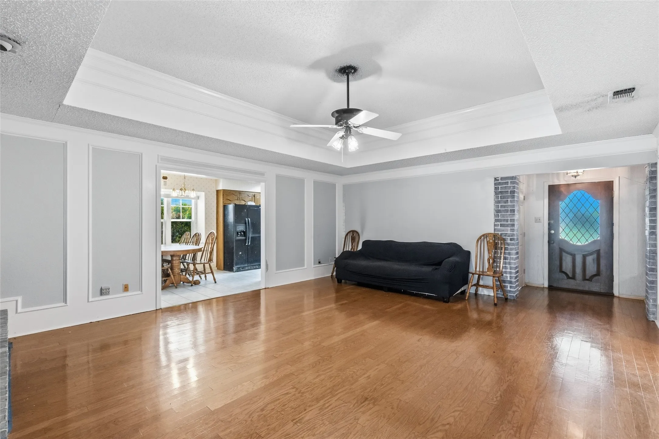 Single Family Residence For Sale in Hunt County , 10505 Oak Creek Drive, Greenville, Texas 75402, 3 Bedroom, 2 Bathroom, 2 Garage spaces, 2,014 Sqft, built in 1980, mls#21367149, Real Estate Agent in Greenville, Homes For Sale in Hunt county, Homes For Sale in Greenville, Realtor in Greenville Texas, Real Estate Brokerage Independent Realty Texas, Luminita Cordes Realtor