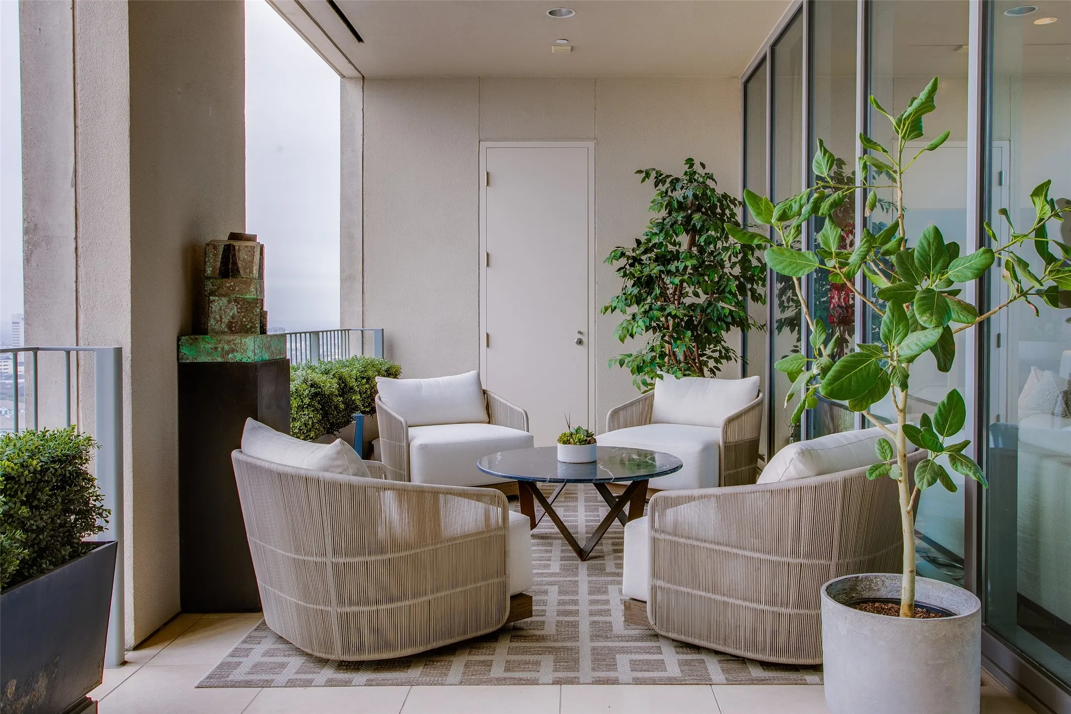 Condominium For Rent in Dallas County , 1717 Arts Plaza 1906, Dallas, Texas 75201, 2 Bedroom, 2 Bathroom, 2 Garage spaces, 1,777 Sqft, built in 2005, mls#21375462, Real Estate Agent in Dallas, Homes For Rent in Dallas county, Homes For Rent in Dallas, Realtor in Dallas Texas, Real Estate Brokerage Independent Realty Texas, Luminita Cordes Realtor