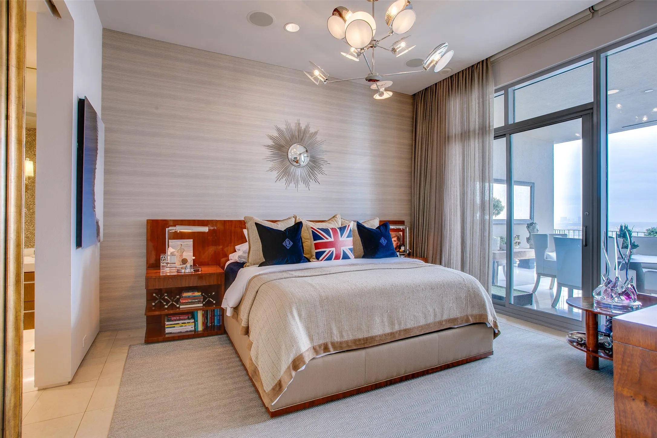 Condominium For Rent in Dallas County , 1717 Arts Plaza 1906, Dallas, Texas 75201, 2 Bedroom, 2 Bathroom, 2 Garage spaces, 1,777 Sqft, built in 2005, mls#21375462, Real Estate Agent in Dallas, Homes For Rent in Dallas county, Homes For Rent in Dallas, Realtor in Dallas Texas, Real Estate Brokerage Independent Realty Texas, Luminita Cordes Realtor