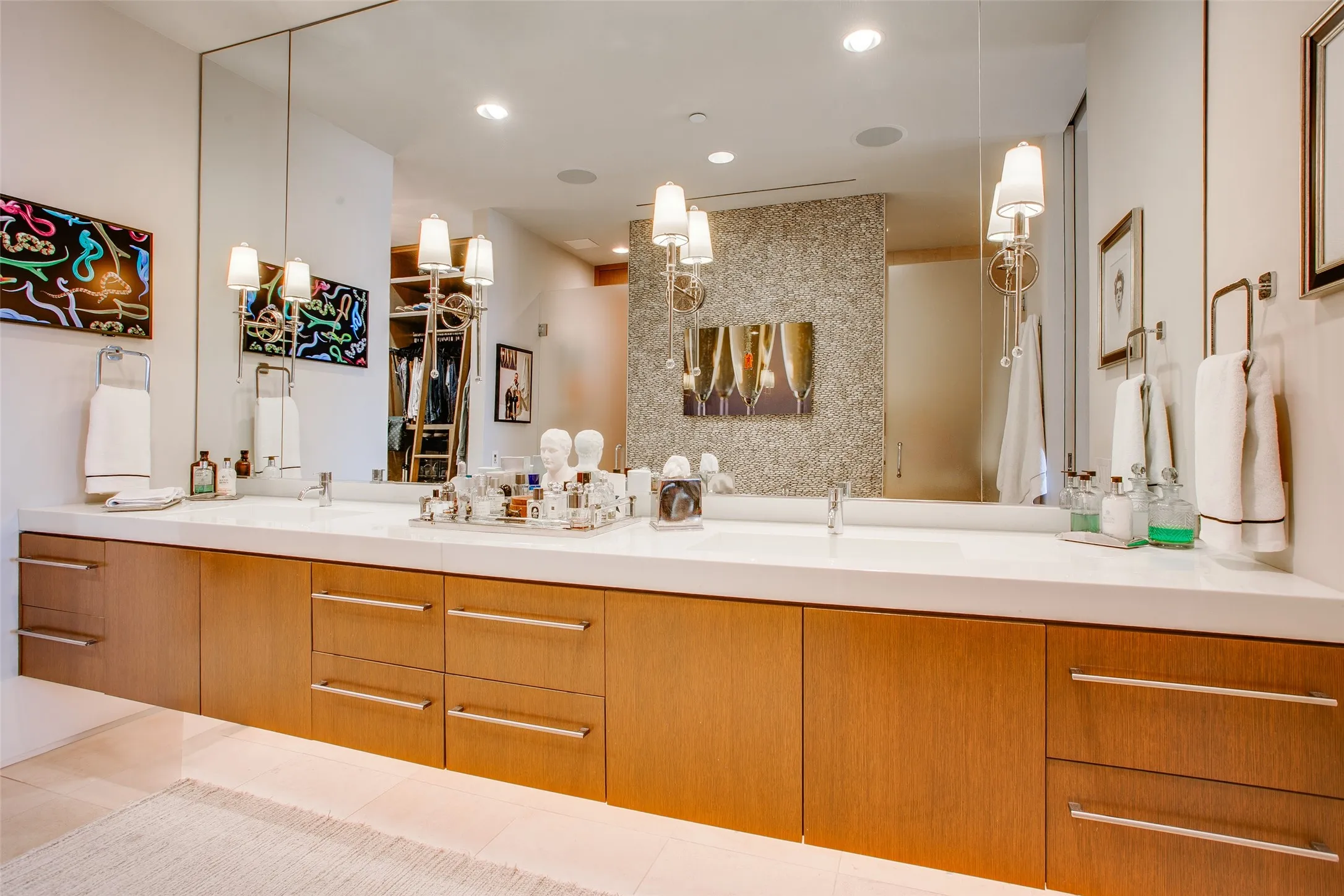 Condominium For Rent in Dallas County , 1717 Arts Plaza 1906, Dallas, Texas 75201, 2 Bedroom, 2 Bathroom, 2 Garage spaces, 1,777 Sqft, built in 2005, mls#21375462, Real Estate Agent in Dallas, Homes For Rent in Dallas county, Homes For Rent in Dallas, Realtor in Dallas Texas, Real Estate Brokerage Independent Realty Texas, Luminita Cordes Realtor
