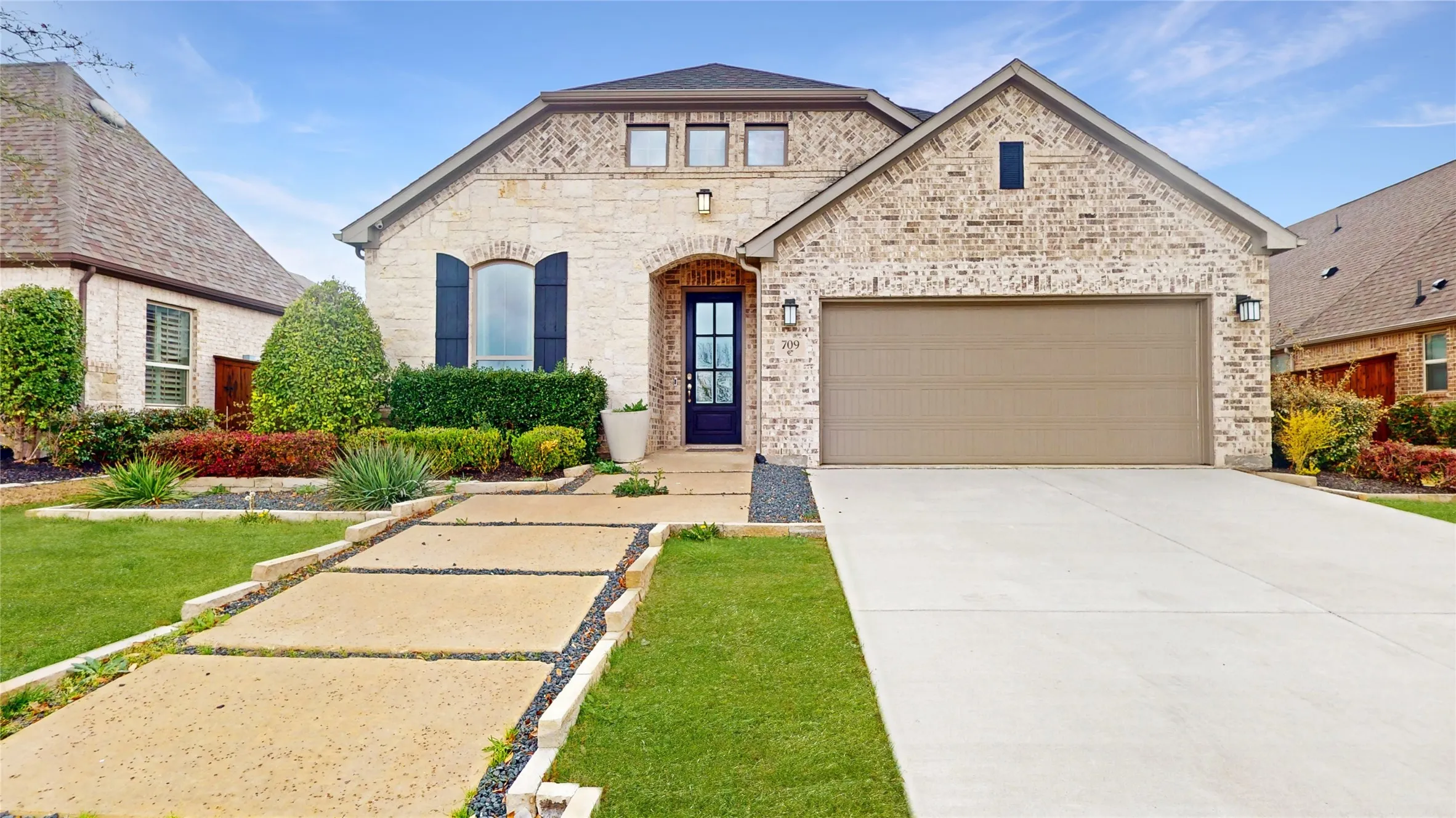 Single Family Residence For Sale in Collin County , 709 Lost Woods Way, Mc Kinney, Texas 75071, 4 Bedroom, 4 Bathroom, 3 Garage spaces, 2,703 Sqft, built in 2018, mls#21376084, Real Estate Agent in Mc Kinney, Homes For Sale in Collin county, Homes For Sale in Mc Kinney, Realtor in Mc Kinney Texas, Real Estate Brokerage Independent Realty Texas, Luminita Cordes Realtor