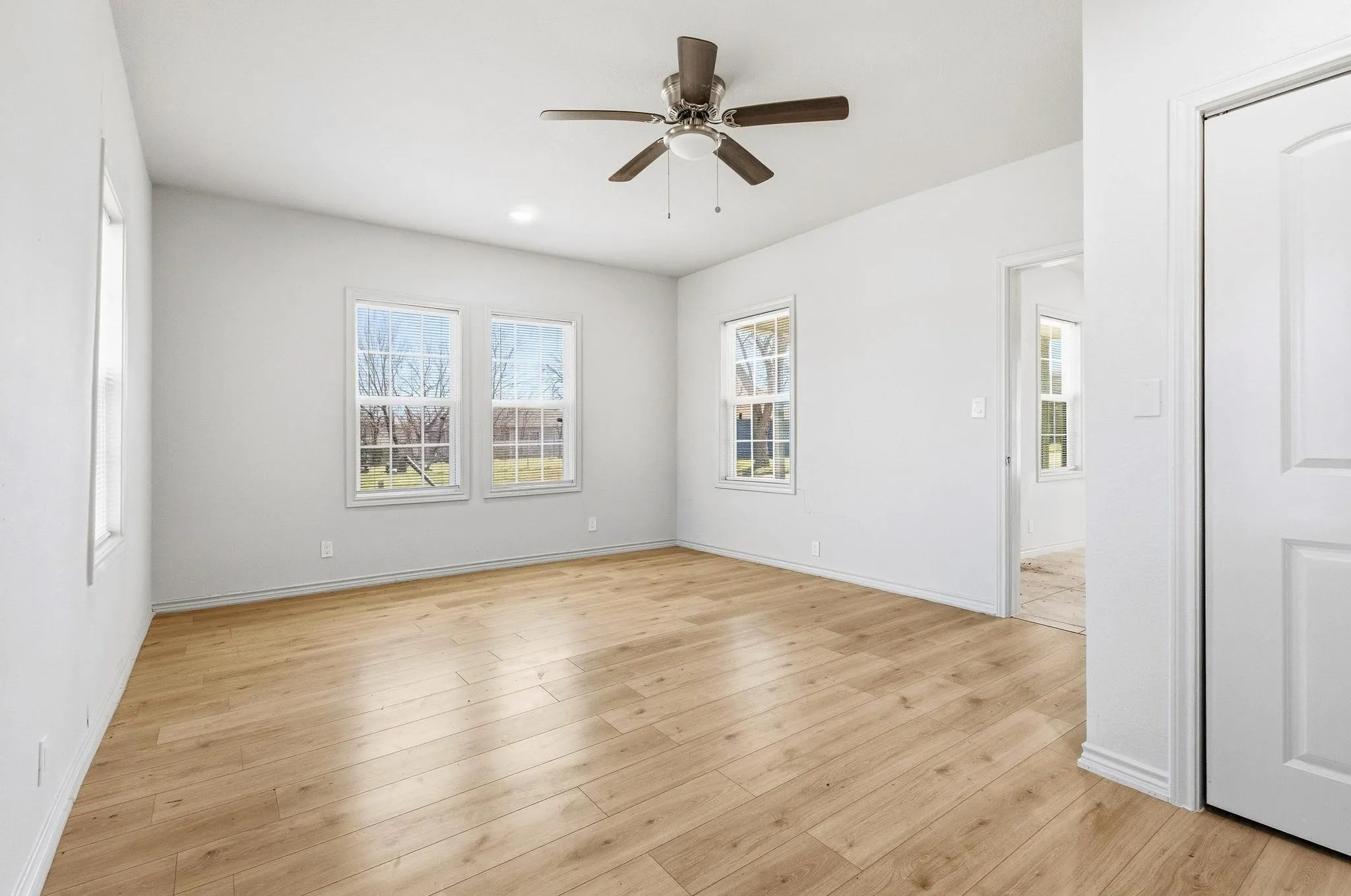 Single Family Residence For Sale in Grayson County , 709 N Chandler Avenue, Denison, Texas 75020, 4 Bedroom, 2 Bathroom, Garage spaces, 1,784 Sqft, built in 1940, mls#21376088, Real Estate Agent in Denison, Homes For Sale in Grayson county, Homes For Sale in Denison, Realtor in Denison Texas, Real Estate Brokerage Independent Realty Texas, Luminita Cordes Realtor