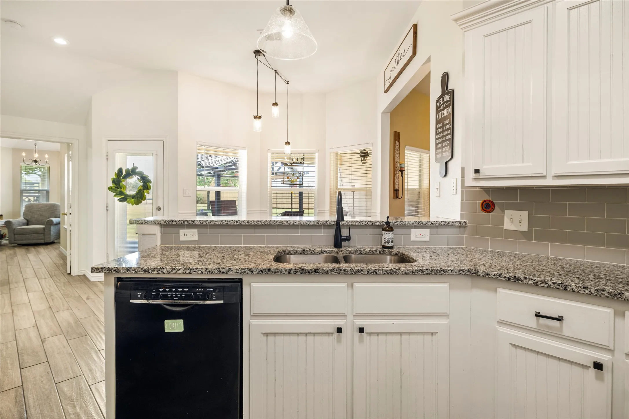 Single Family Residence For Sale in Hunt County , 6287 Bridle Trail, Caddo Mills, Texas 75135, 3 Bedroom, 2 Bathroom, 2 Garage spaces, 2,016 Sqft, built in 2006, mls#21375702, Real Estate Agent in Caddo Mills, Homes For Sale in Hunt county, Homes For Sale in Caddo Mills, Realtor in Caddo Mills Texas, Real Estate Brokerage Independent Realty Texas, Luminita Cordes Realtor