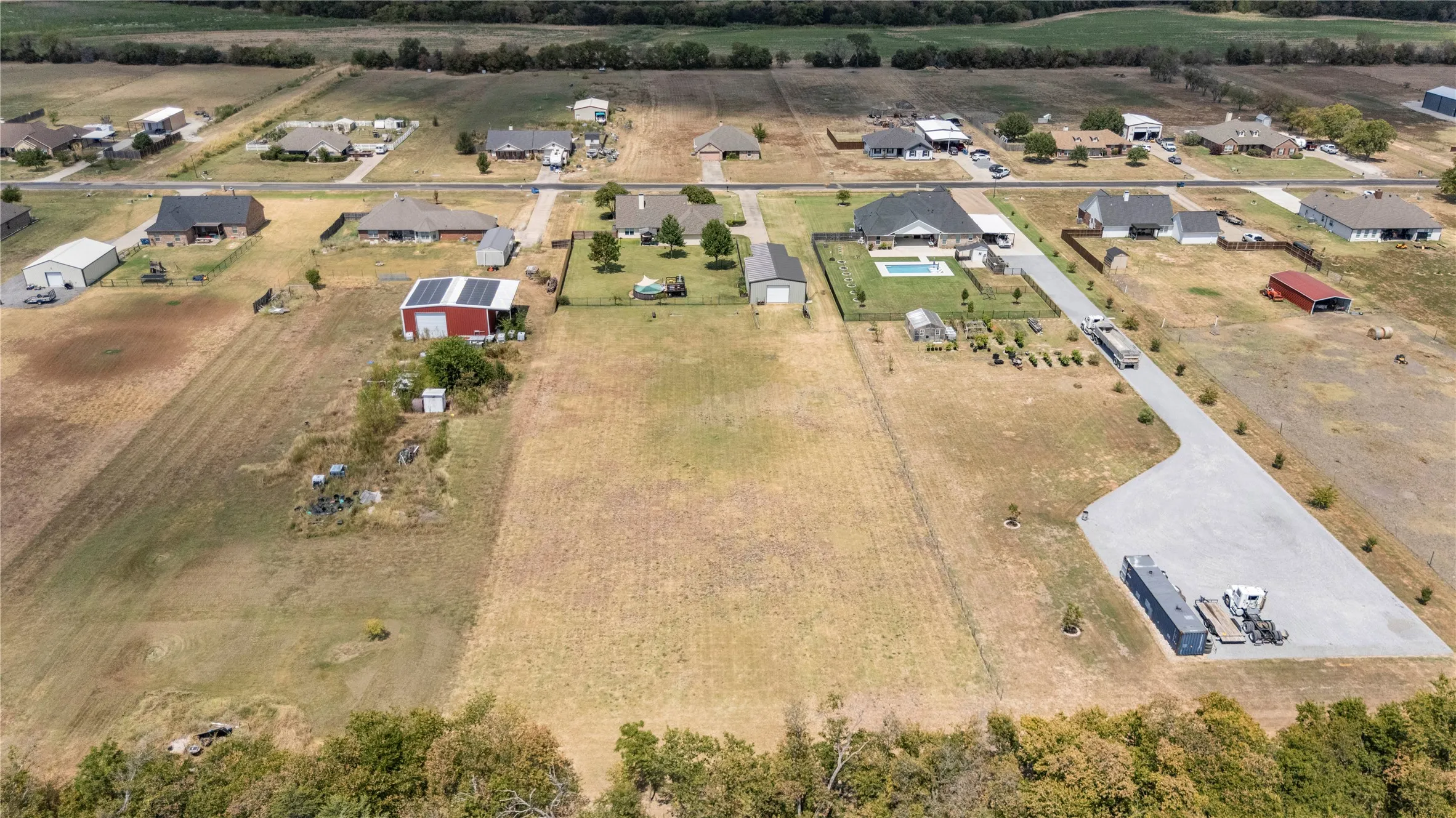 Single Family Residence For Sale in Hunt County , 6287 Bridle Trail, Caddo Mills, Texas 75135, 3 Bedroom, 2 Bathroom, 2 Garage spaces, 2,016 Sqft, built in 2006, mls#21375702, Real Estate Agent in Caddo Mills, Homes For Sale in Hunt county, Homes For Sale in Caddo Mills, Realtor in Caddo Mills Texas, Real Estate Brokerage Independent Realty Texas, Luminita Cordes Realtor
