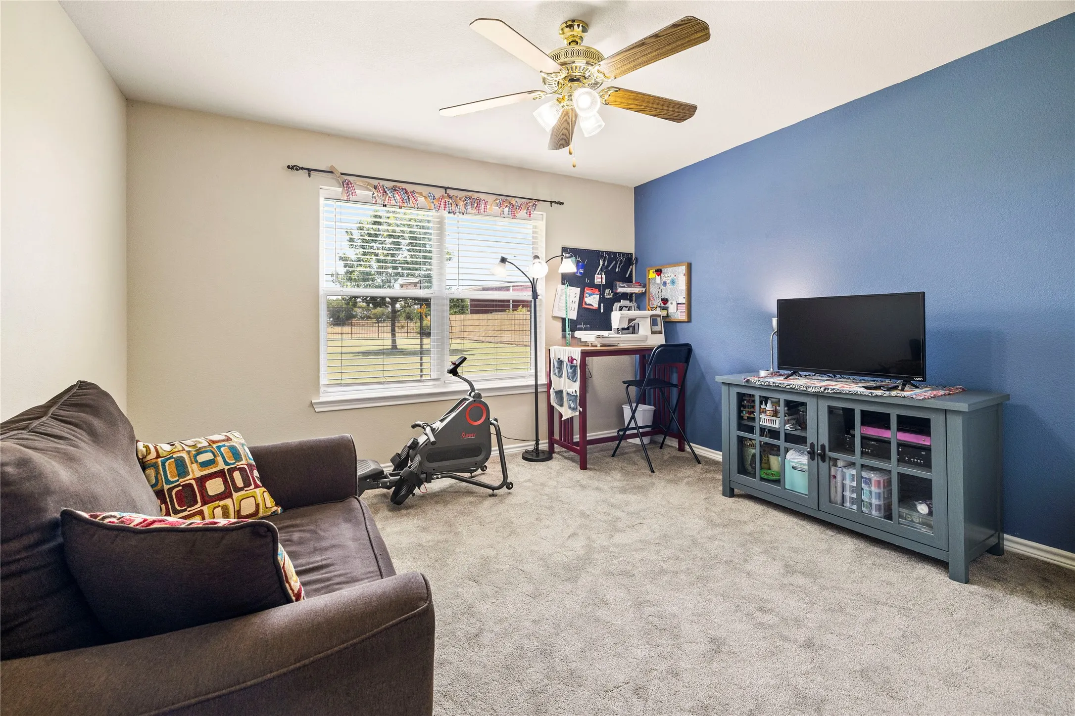 Single Family Residence For Sale in Hunt County , 6287 Bridle Trail, Caddo Mills, Texas 75135, 3 Bedroom, 2 Bathroom, 2 Garage spaces, 2,016 Sqft, built in 2006, mls#21375702, Real Estate Agent in Caddo Mills, Homes For Sale in Hunt county, Homes For Sale in Caddo Mills, Realtor in Caddo Mills Texas, Real Estate Brokerage Independent Realty Texas, Luminita Cordes Realtor