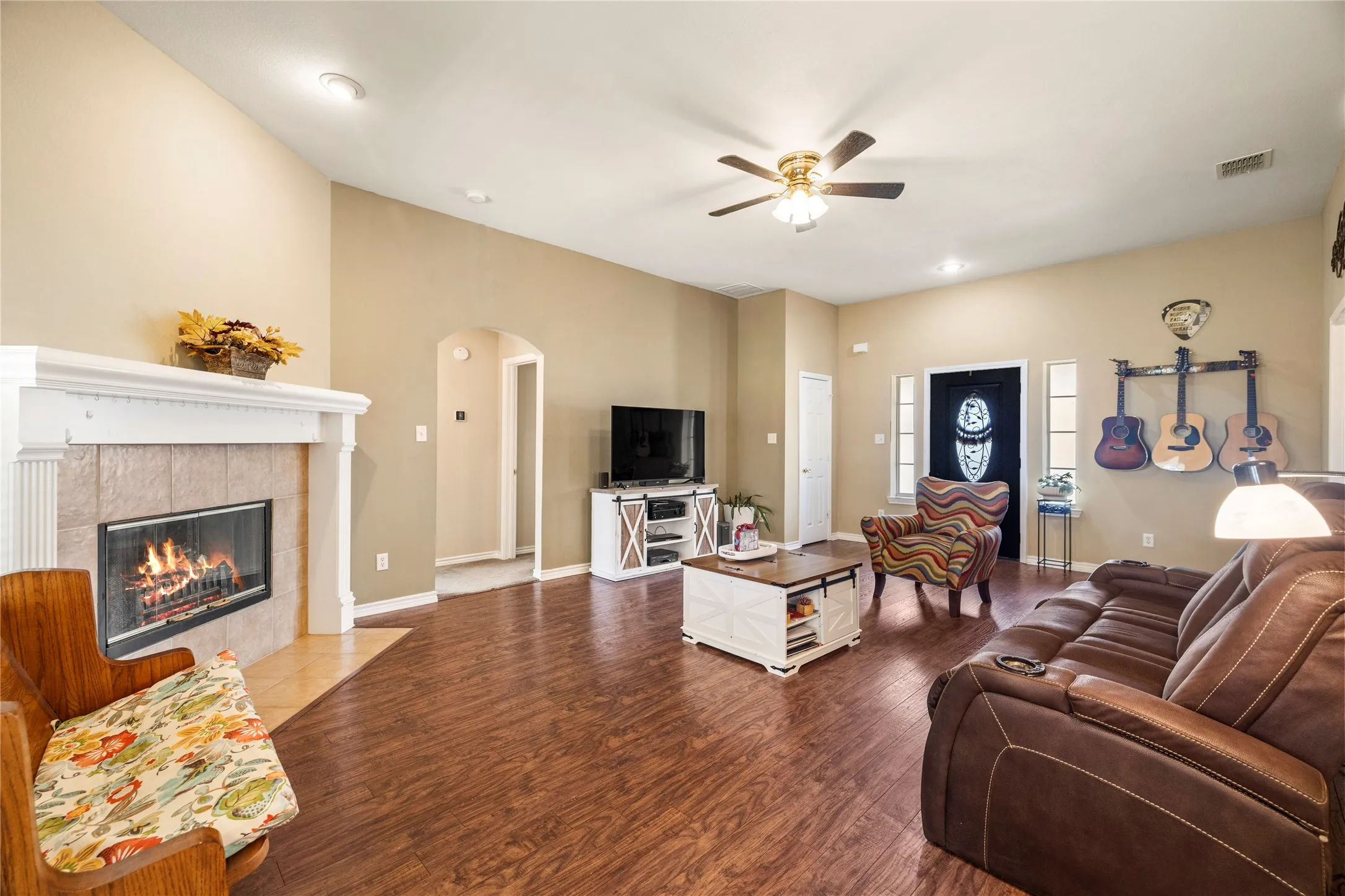 Single Family Residence For Sale in Hunt County , 6287 Bridle Trail, Caddo Mills, Texas 75135, 3 Bedroom, 2 Bathroom, 2 Garage spaces, 2,016 Sqft, built in 2006, mls#21375702, Real Estate Agent in Caddo Mills, Homes For Sale in Hunt county, Homes For Sale in Caddo Mills, Realtor in Caddo Mills Texas, Real Estate Brokerage Independent Realty Texas, Luminita Cordes Realtor