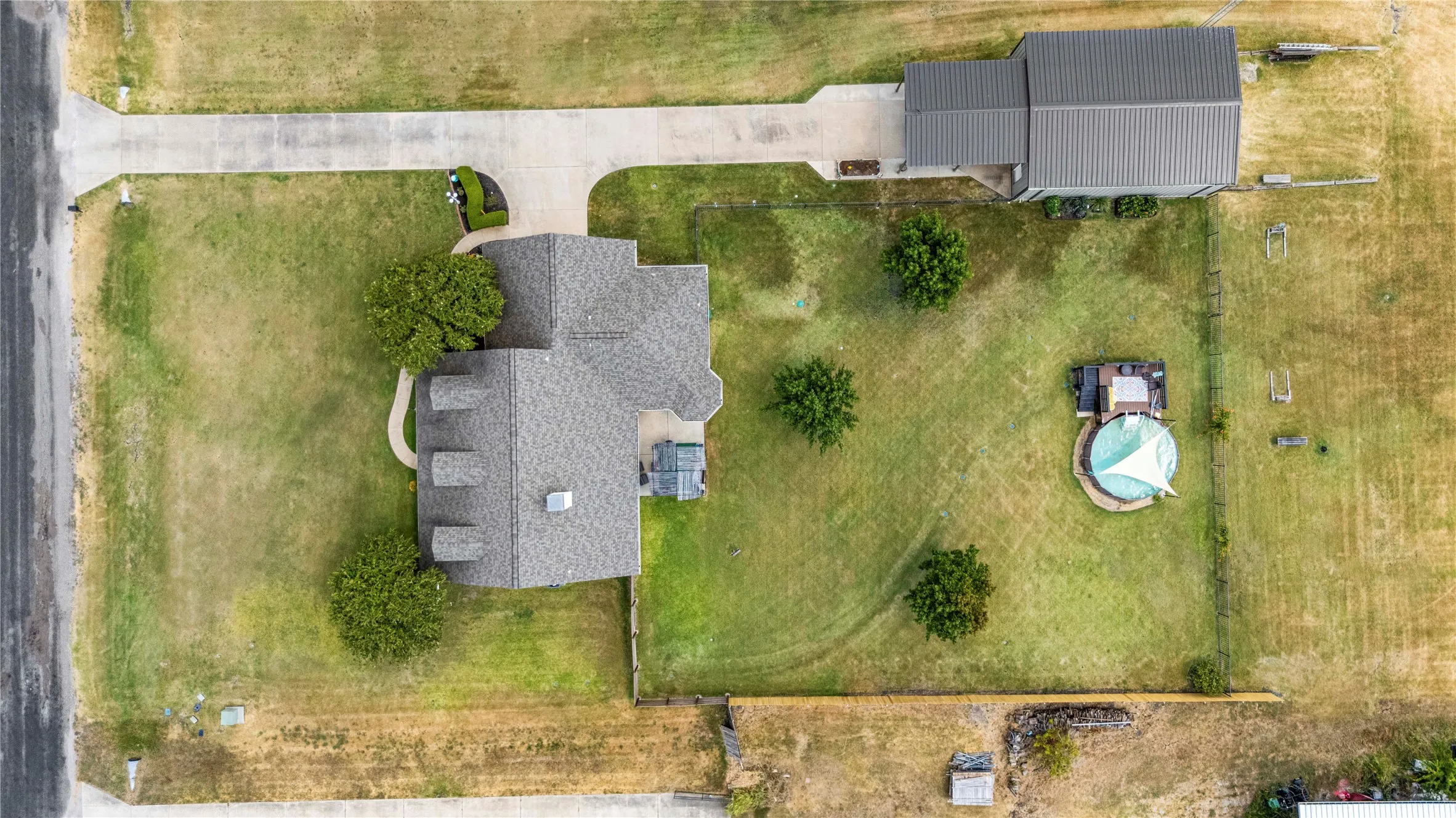 Single Family Residence For Sale in Hunt County , 6287 Bridle Trail, Caddo Mills, Texas 75135, 3 Bedroom, 2 Bathroom, 2 Garage spaces, 2,016 Sqft, built in 2006, mls#21375702, Real Estate Agent in Caddo Mills, Homes For Sale in Hunt county, Homes For Sale in Caddo Mills, Realtor in Caddo Mills Texas, Real Estate Brokerage Independent Realty Texas, Luminita Cordes Realtor